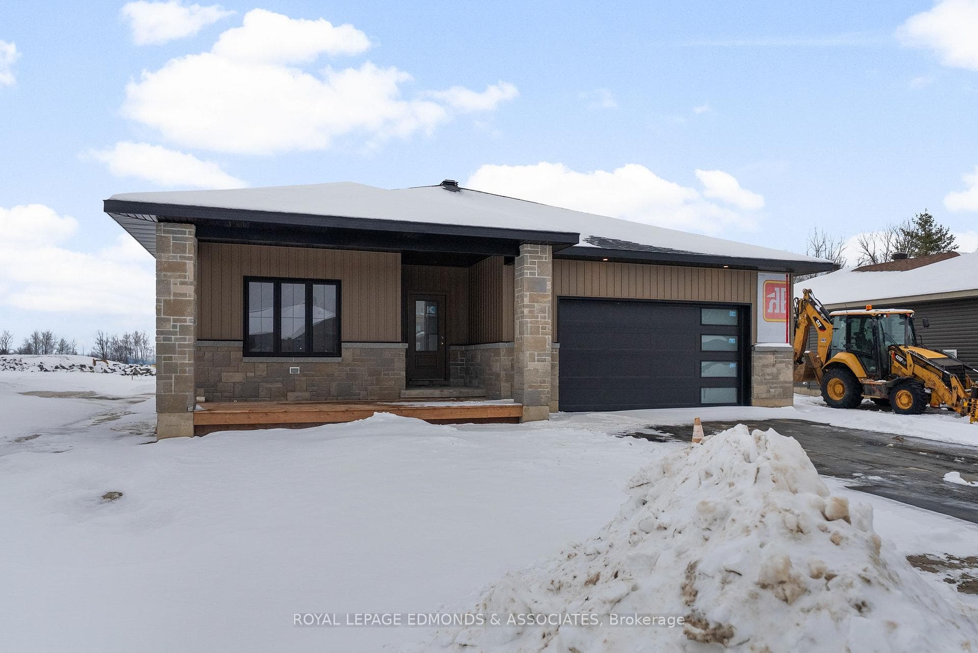 26 Bamagillia Street, Whitewater Region, ON K0J 1K0 - Photo 1