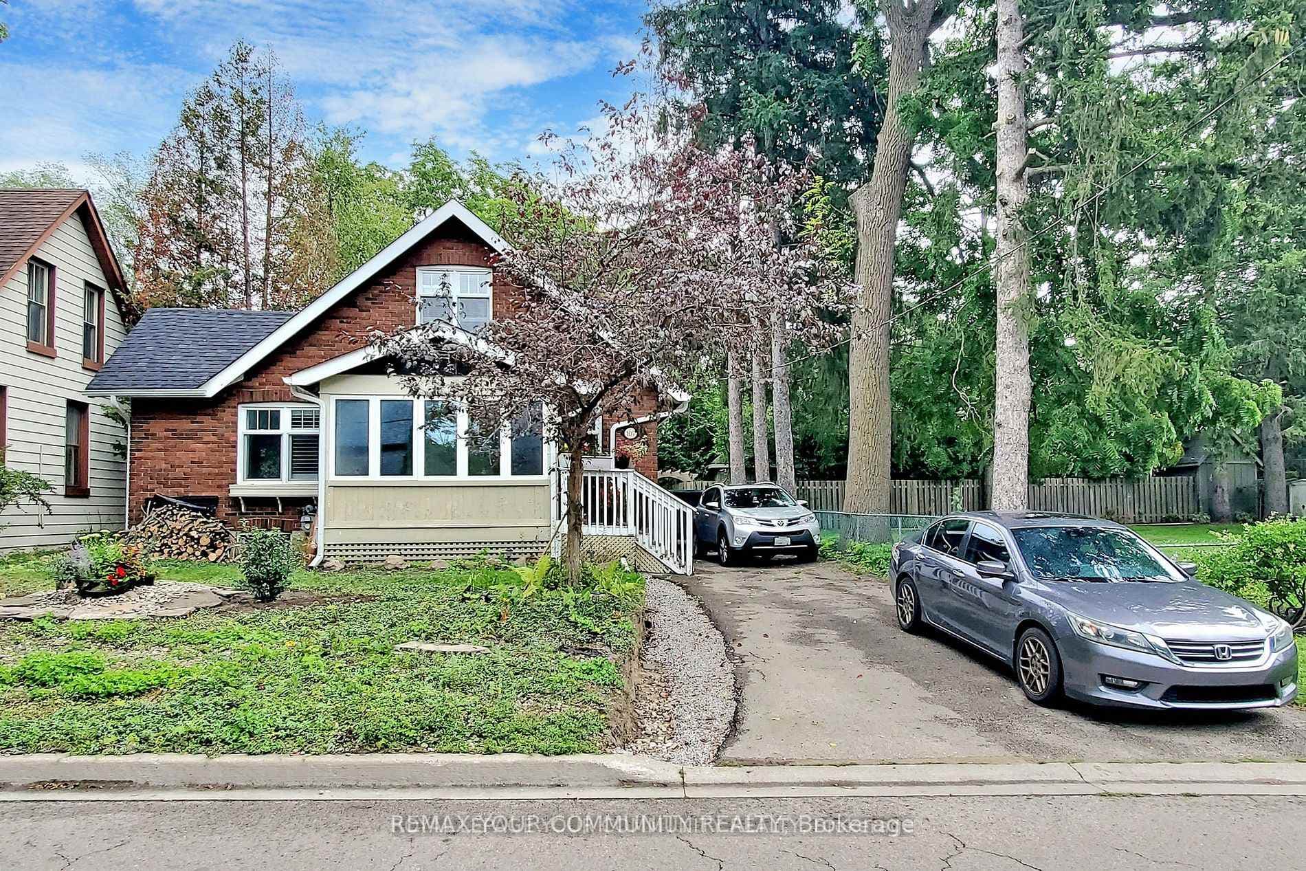 107 Temperance Street, Aurora, ON L4G 2R1 - Photo 1