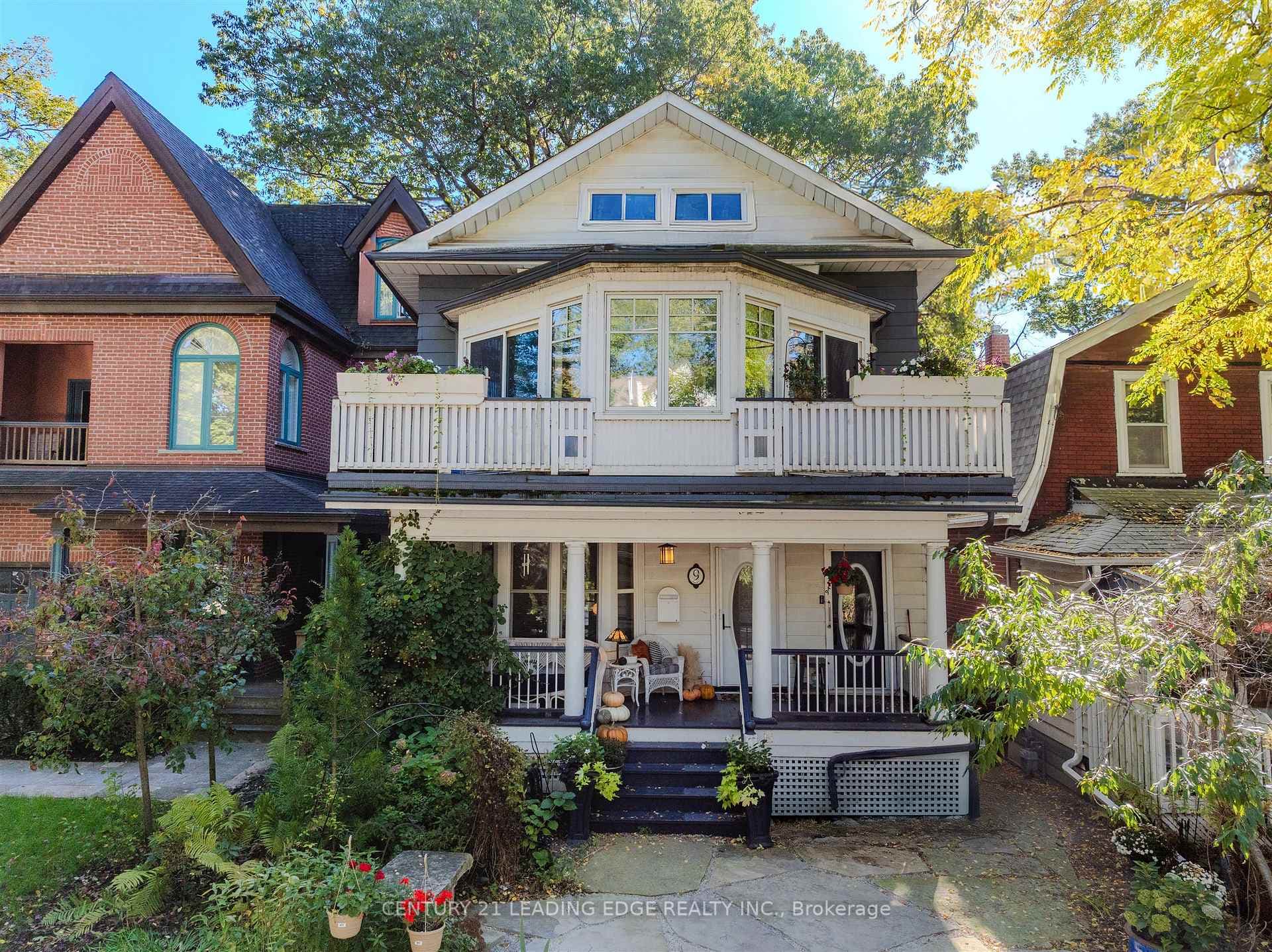 9 Balmy Avenue, The Beaches / Upper Beaches, ON M4E 1C7 - Photo 1