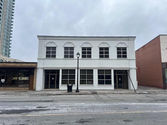 32 Queen Street Unit 201, Brampton, ON L6X 1A1 - Photo 1