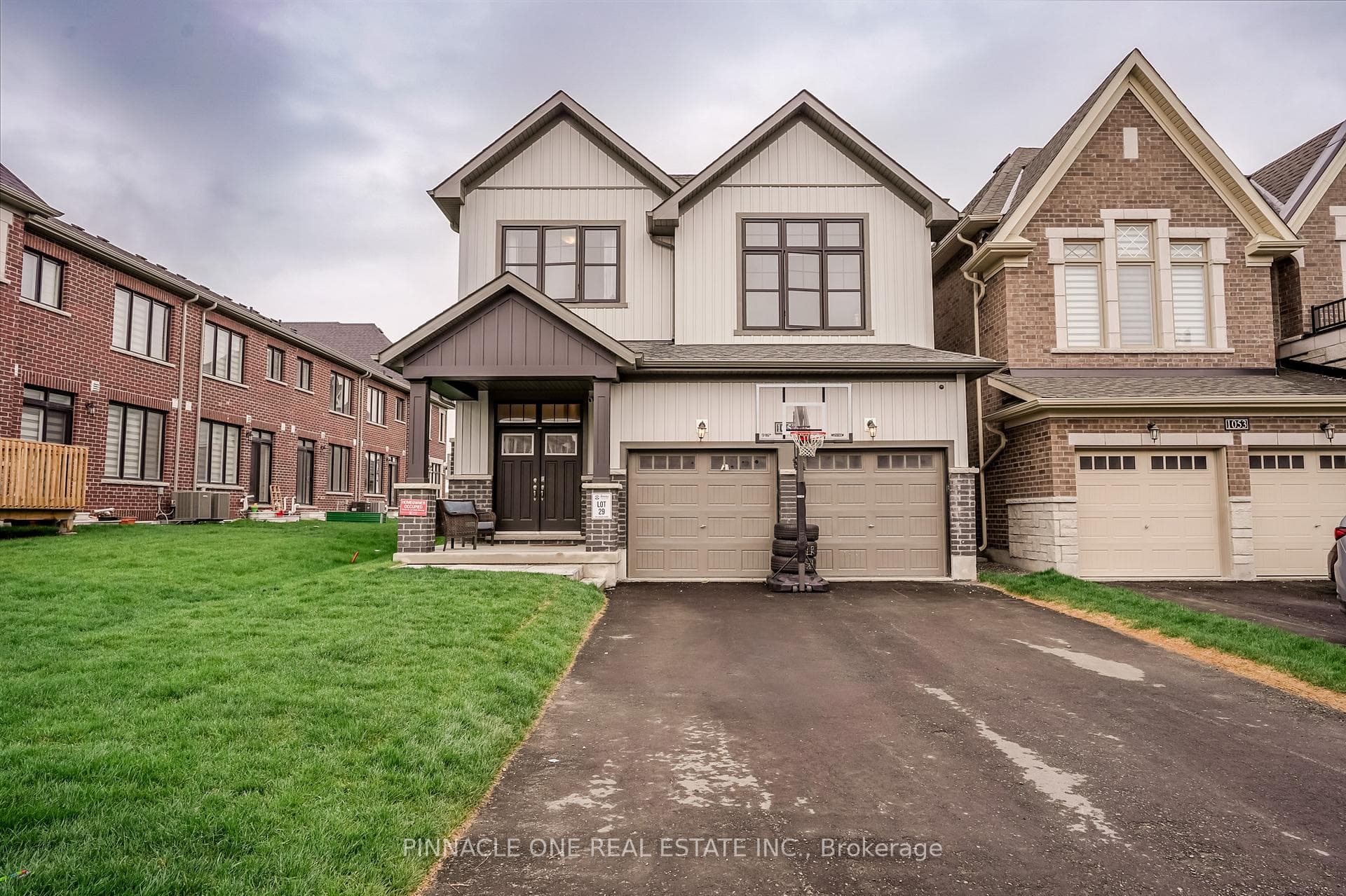 1057 Suddard Avenue, Oshawa