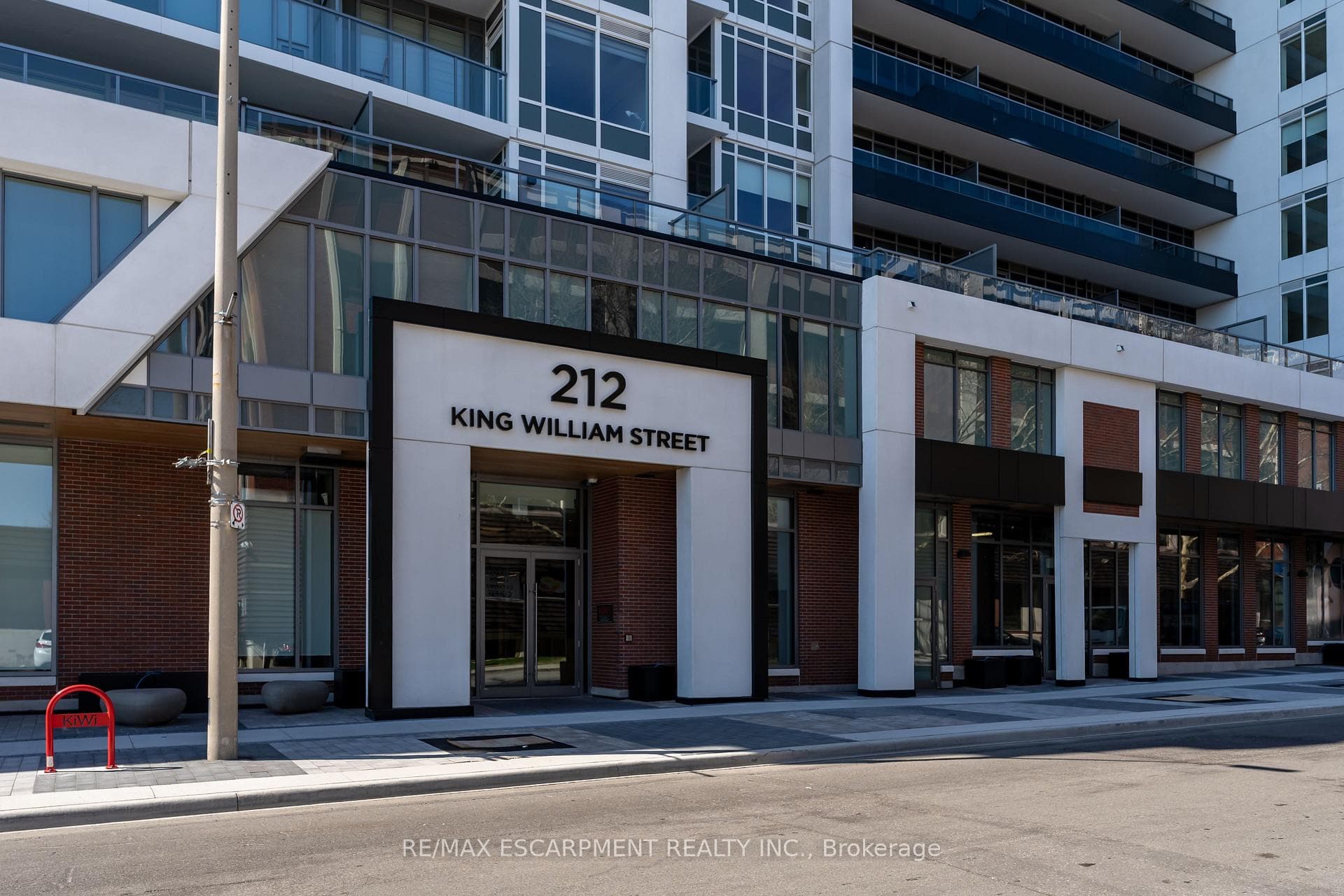 Welcome to 619-212 King William