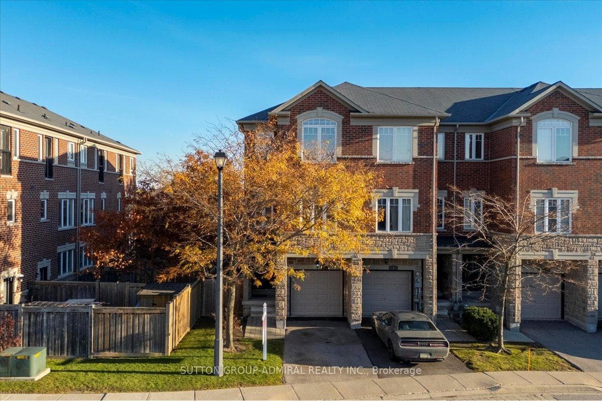 2600 GLENGARRY Road Unit 1, Mississauga, ON L5C 0A2 - Photo 1