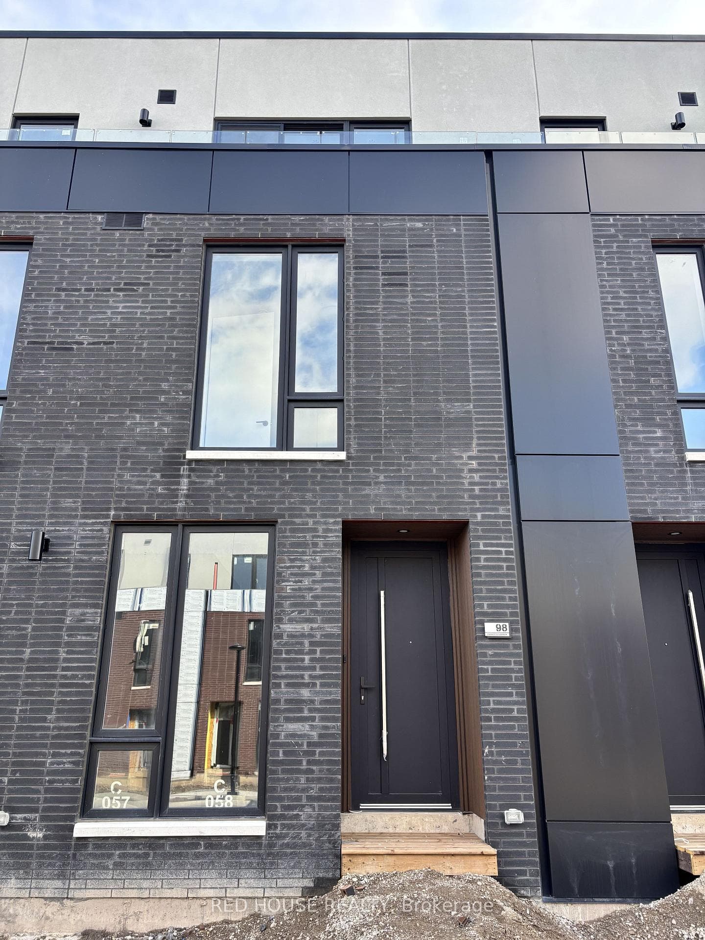 98 Everett Common, St. Catharines, ON L2P 0H1 - Photo 1