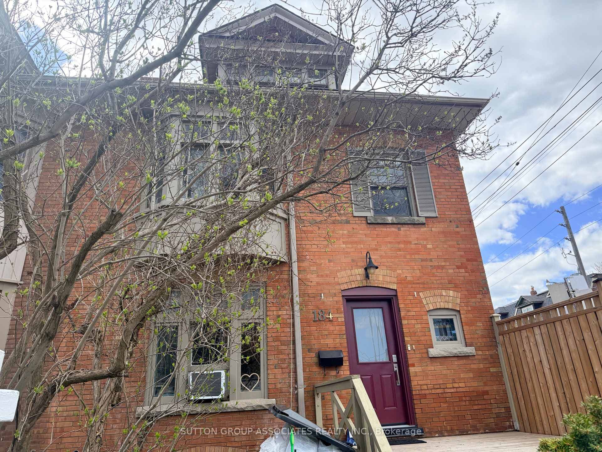 184 Madison Avenue Unit Basement, Annex / Yorkville / Summerhill, ON M5R 2S5 - Photo 1