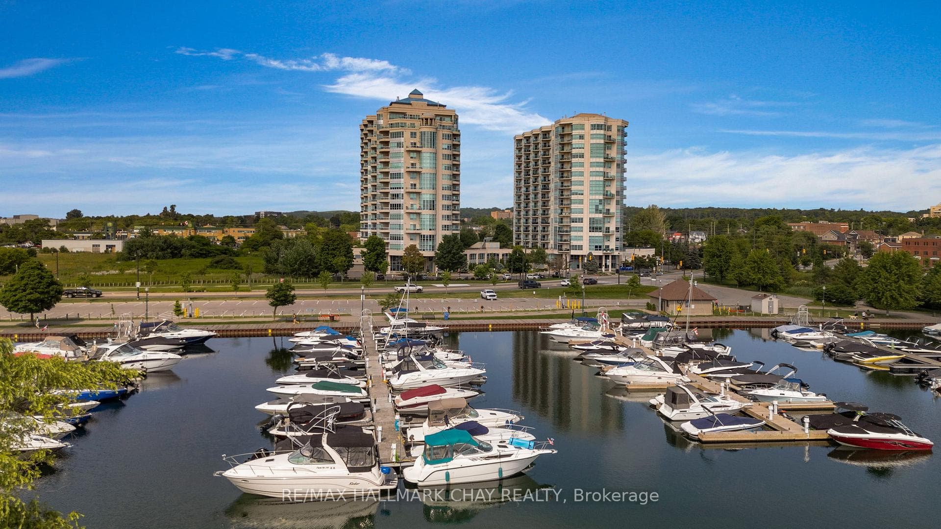6 Toronto Street, Barrie, Ontario CONDO LIFESTYLE