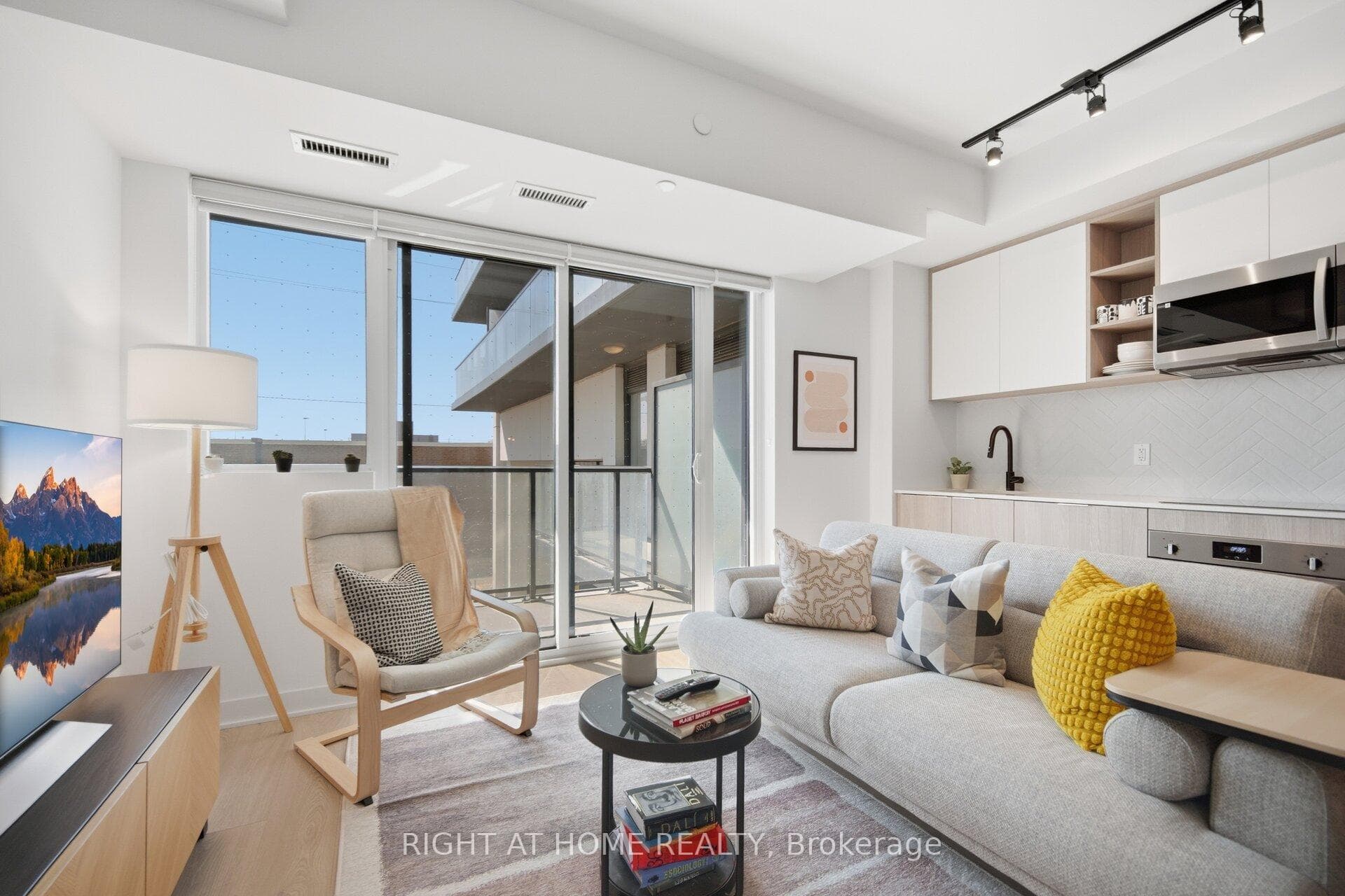 36 Zorra Street Unit 204, Etobicoke (Islington / Rexdale), ON M8Z 0G5 - Photo 1