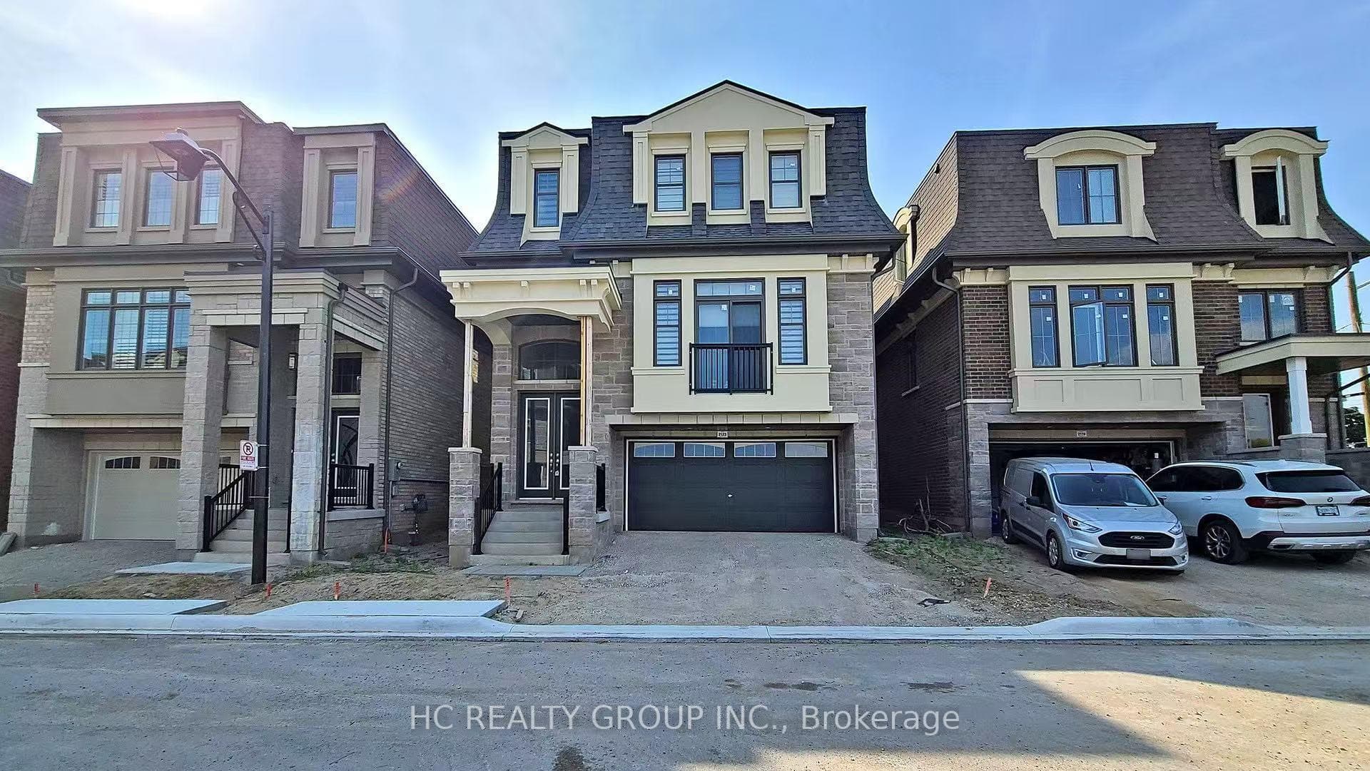 2123 Royal Gala Circle Unit Backyard Apt, Mississauga, ON L4Y 0H2 - Photo 1