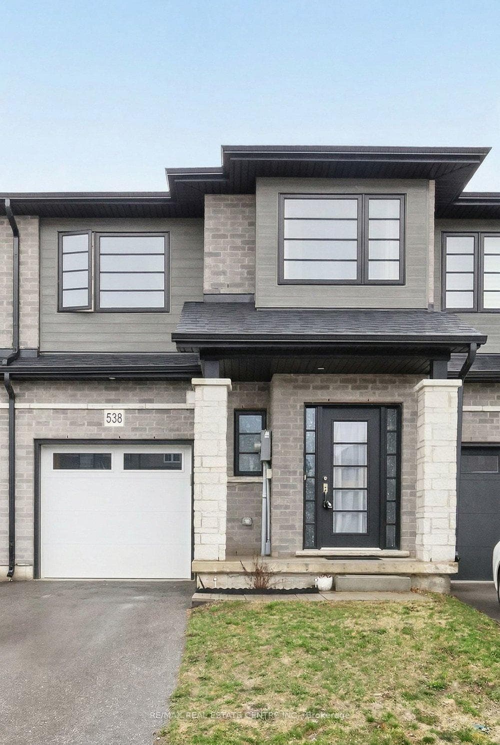 538 Grey Street, Brantford, ON N3S 4X4 - Photo 1