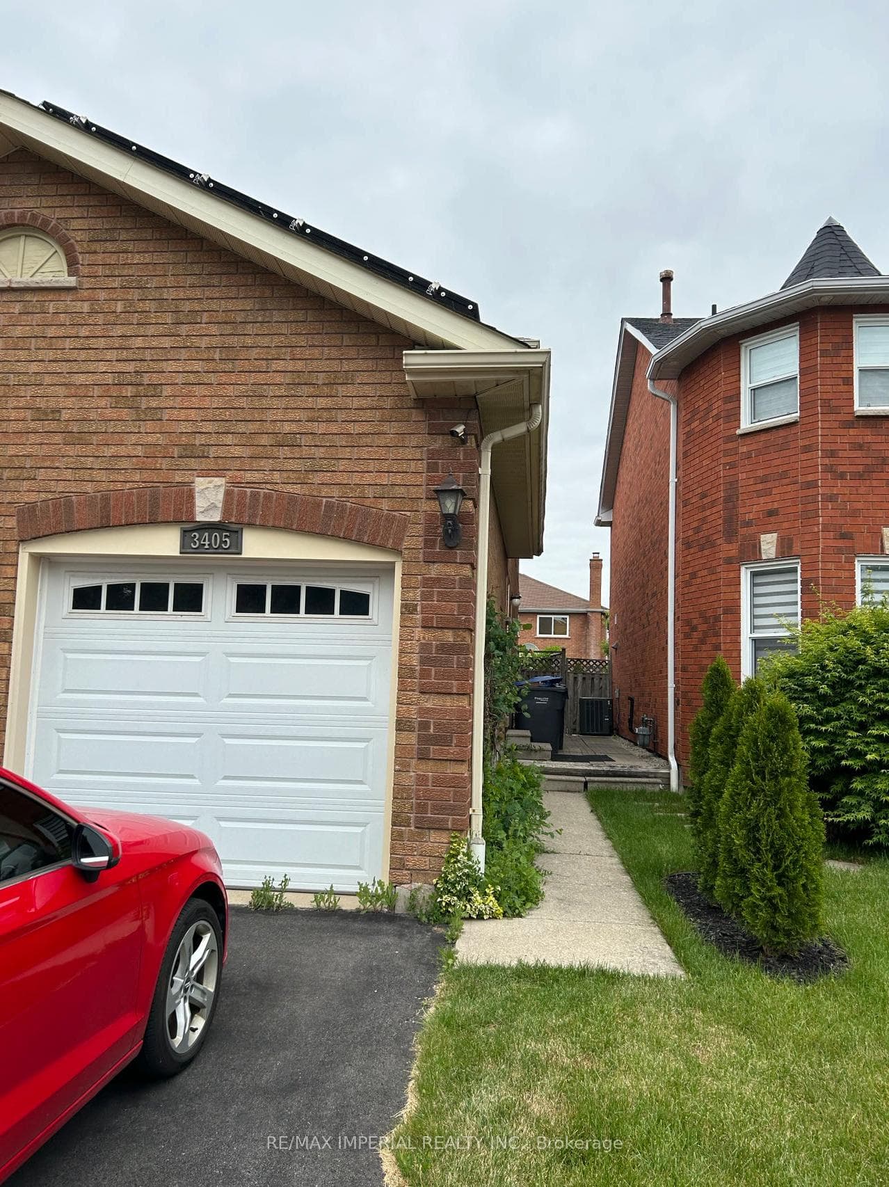 3405 colonial Drive, Mississauga