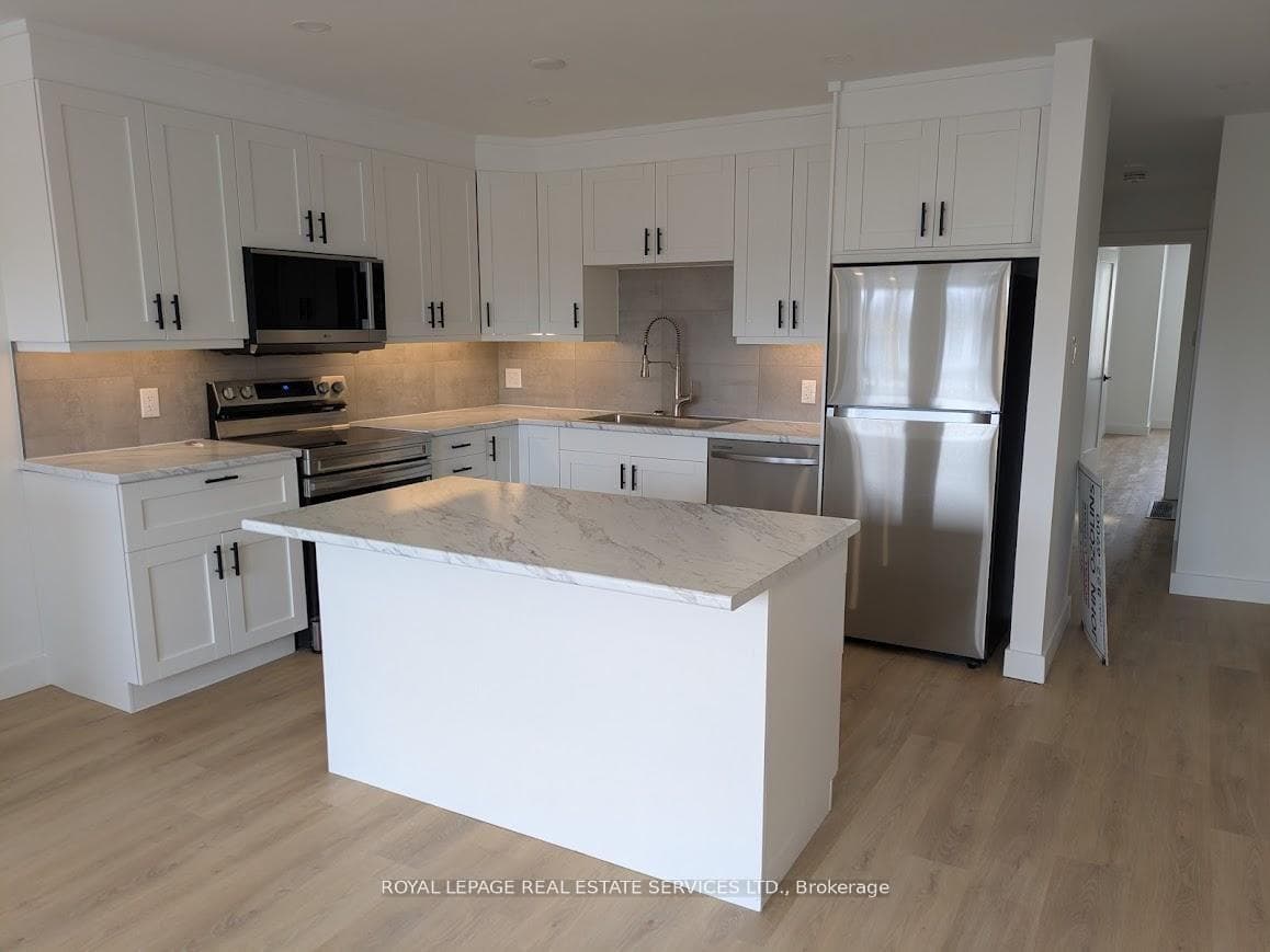 272 Lakeshore Road Unit Upper, Mississauga, ON L5G 1H1 - Photo 1