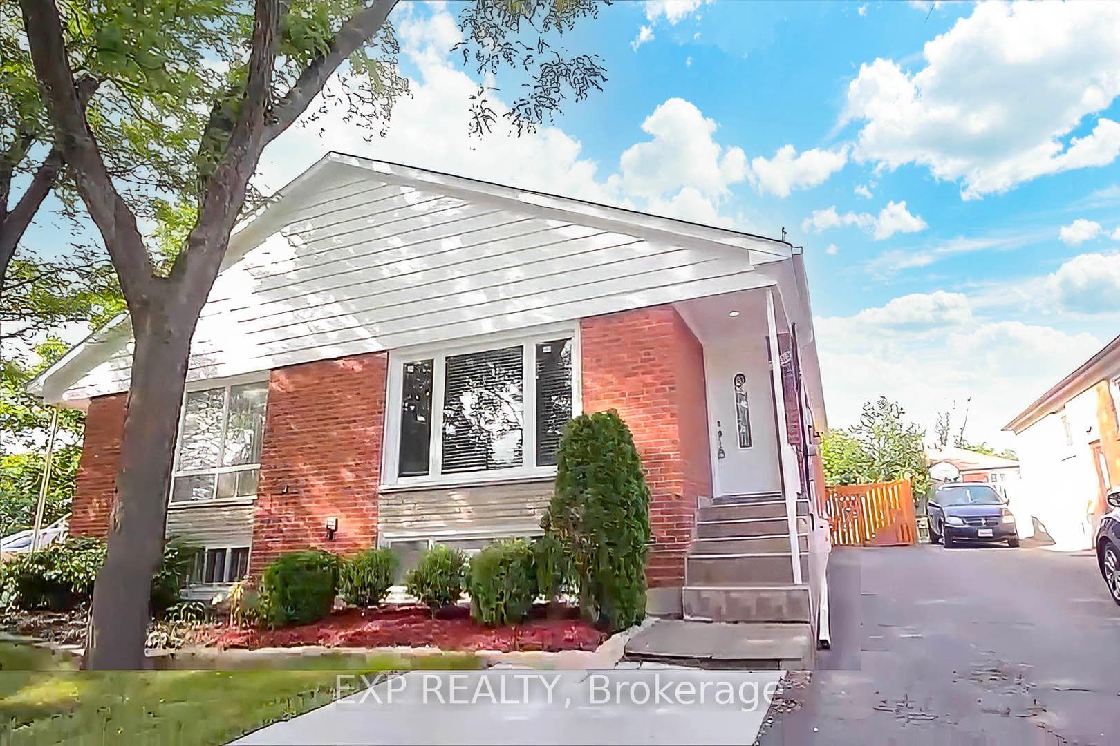 3567 Queenston Drive Unit Lower Level, Mississauga, ON L5C 2G8 - Photo 1