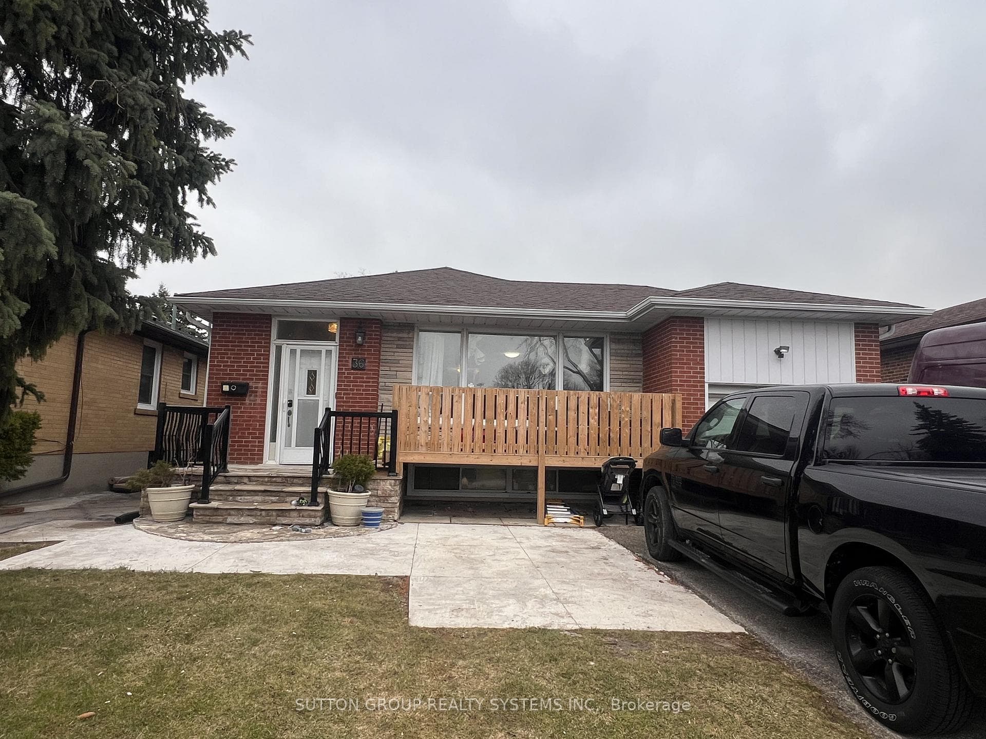 36 Odessa Avenue Unit Main Floor, Etobicoke (Islington / Rexdale), ON M9C 4J8 - Photo 1