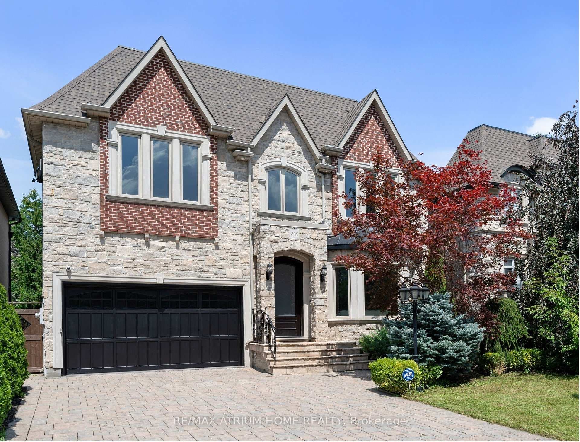 242 Parkview Avenue, Willowdale / Newtonbrook, ON M2N 3Z1 - Photo 1