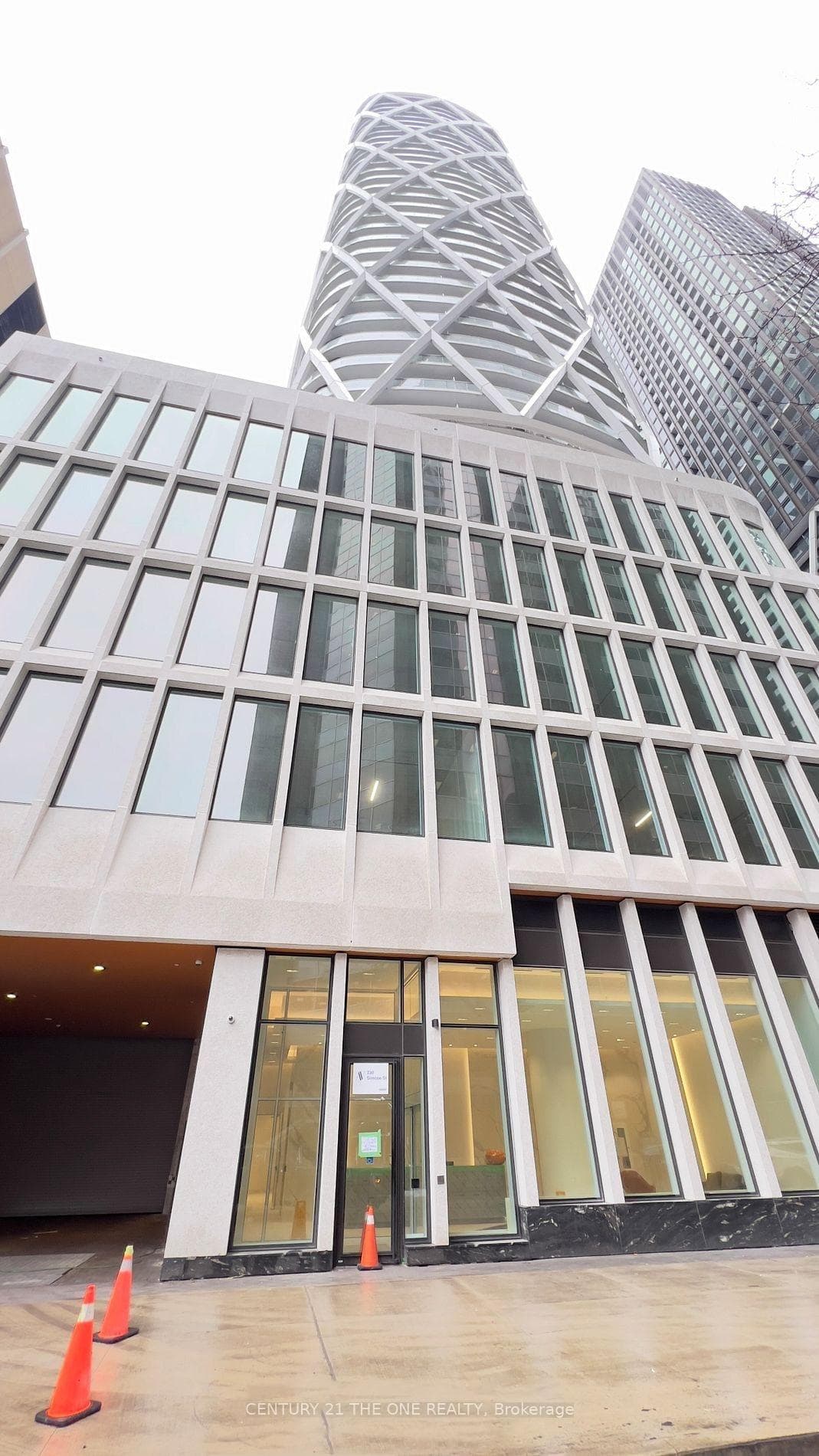 230 Simcoe Street Unit 2417, Toronto C01