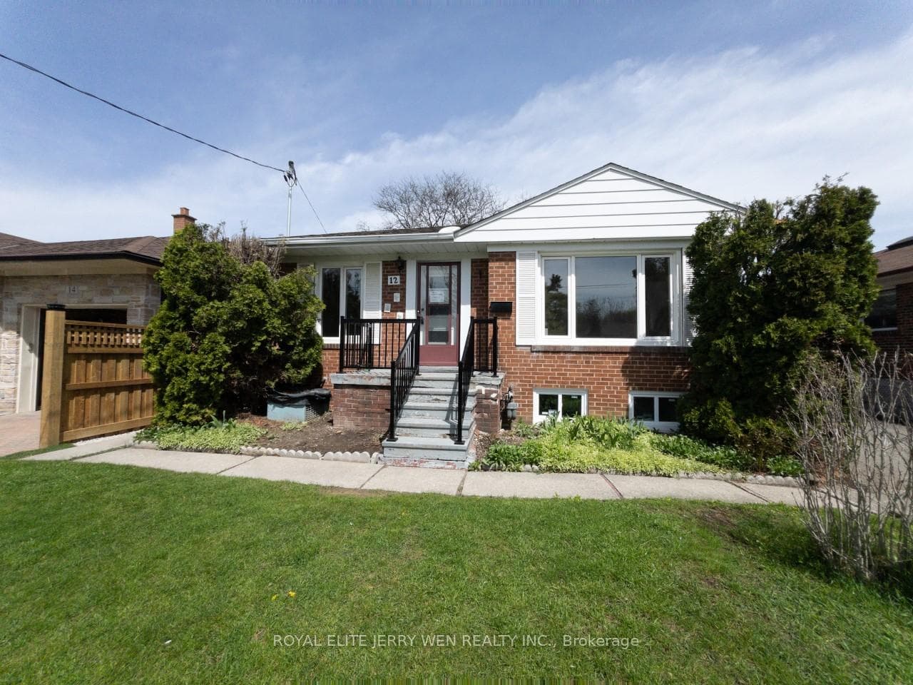 12 North Heights Road Unit Upper, Toronto W08