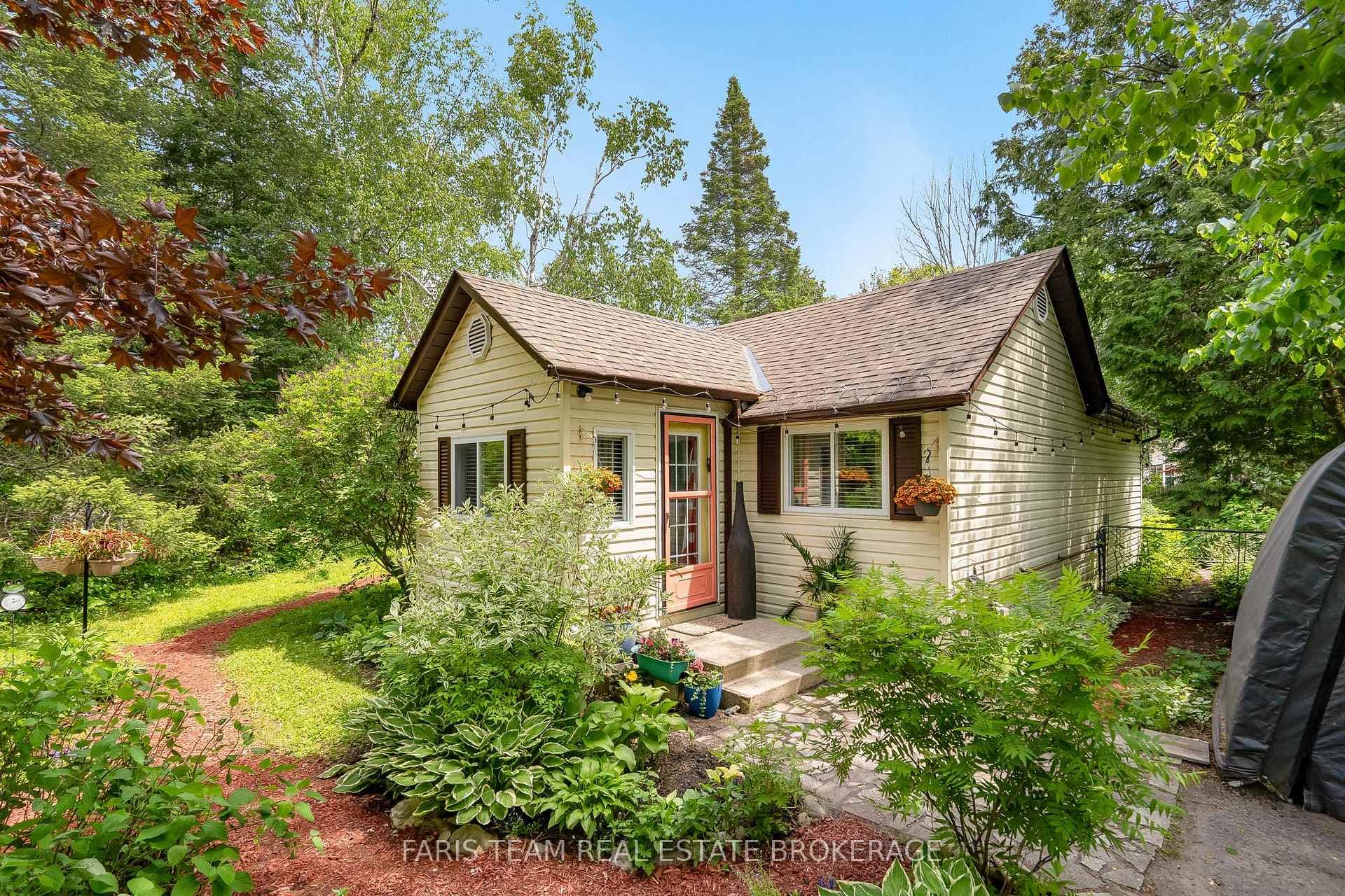 745 James Street, Innisfil, ON L9S 2G6 - Photo 1