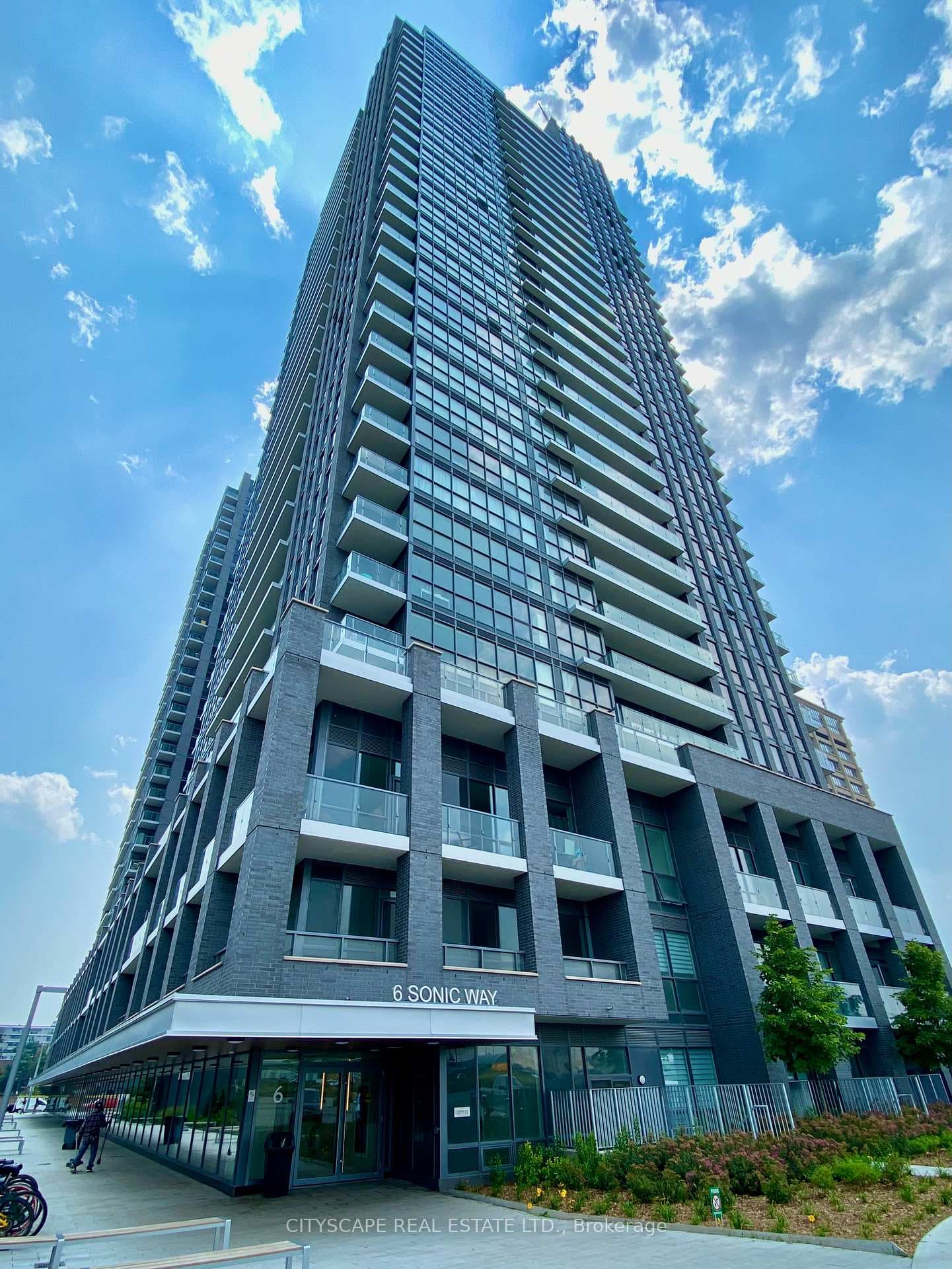 6 Sonic Way Unit N701, Flemingdon Park / Don Mills, ON M3C 0P1 - Photo 1