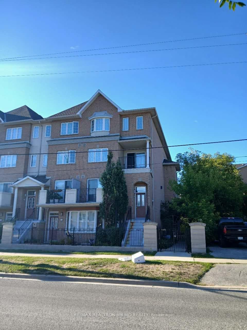 312 Grandview Way Unit Master Bedroom, Willowdale / Newtonbrook, ON M2N 6V3 - Photo 1