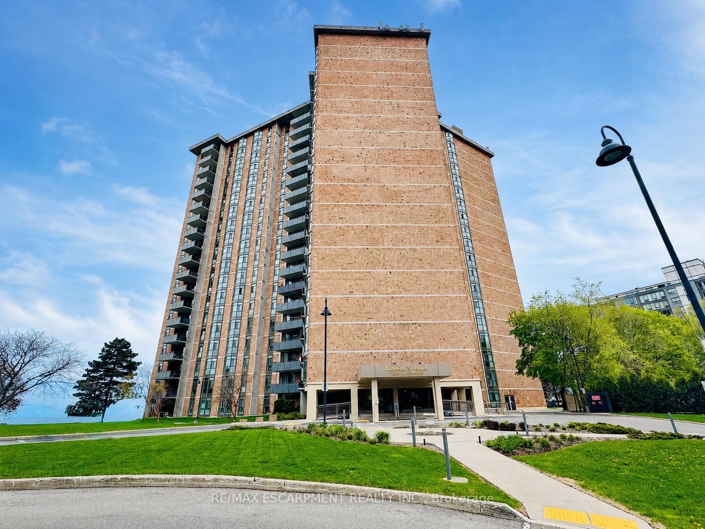 5250 Lakeshore Road Unit 602, Burlington