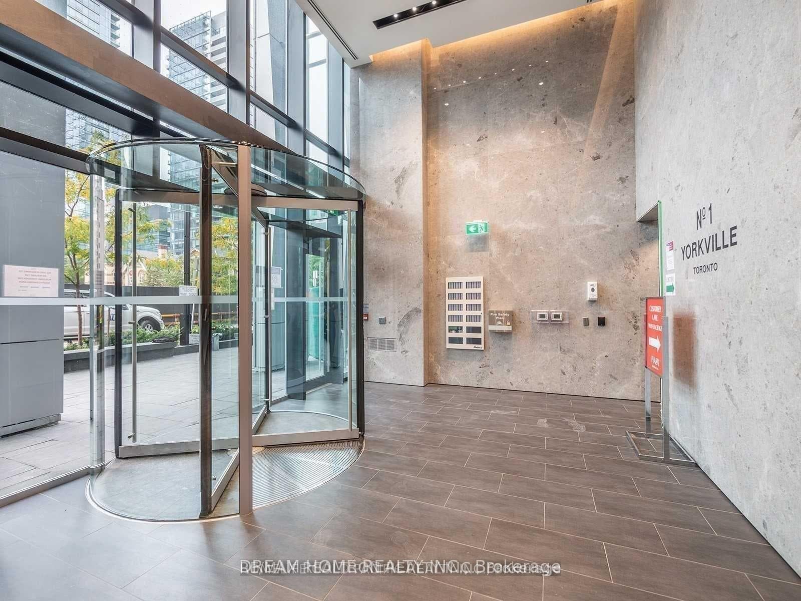 1 Yorkville Avenue Unit 3003, Annex / Yorkville / Summerhill, ON M4W 0B1 - Photo 1