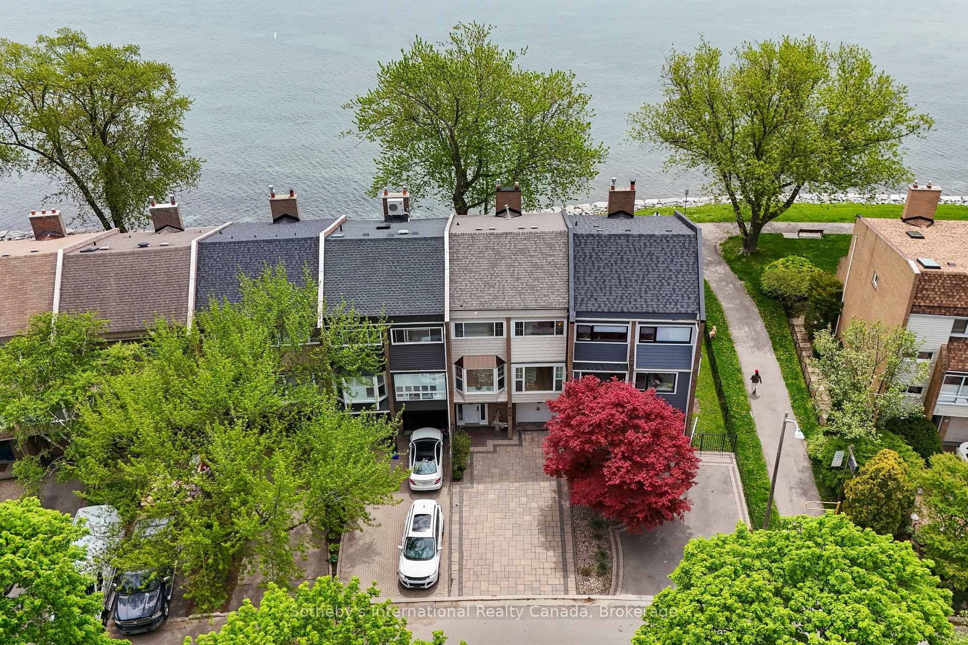2066 Water's Edge Drive, Oakville