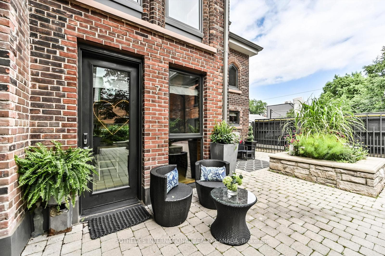 40 Westmoreland Avenue Unit TH7, Bloor West Village / Swansea, ON M6H 2Z7 - Photo 1
