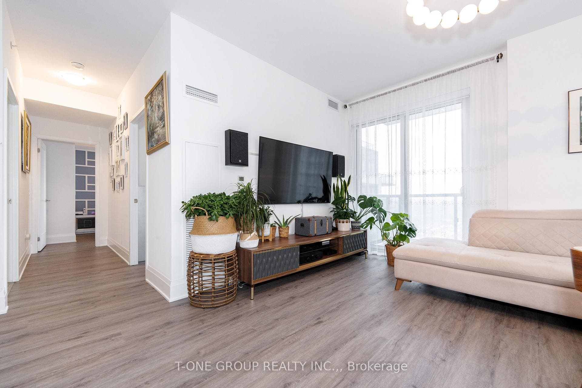 85 Oneida Crescent Unit 1514, Richmond Hill, ON L4B 0H4 - Photo 1