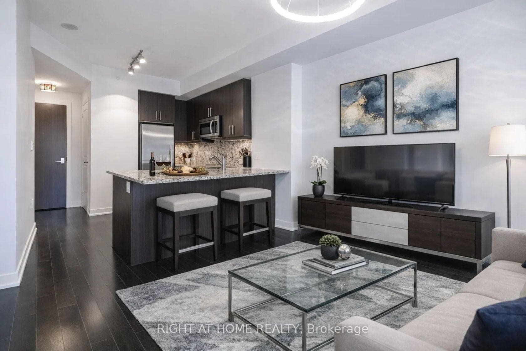 1 The Esplanade N/A Unit 301, Toronto C08