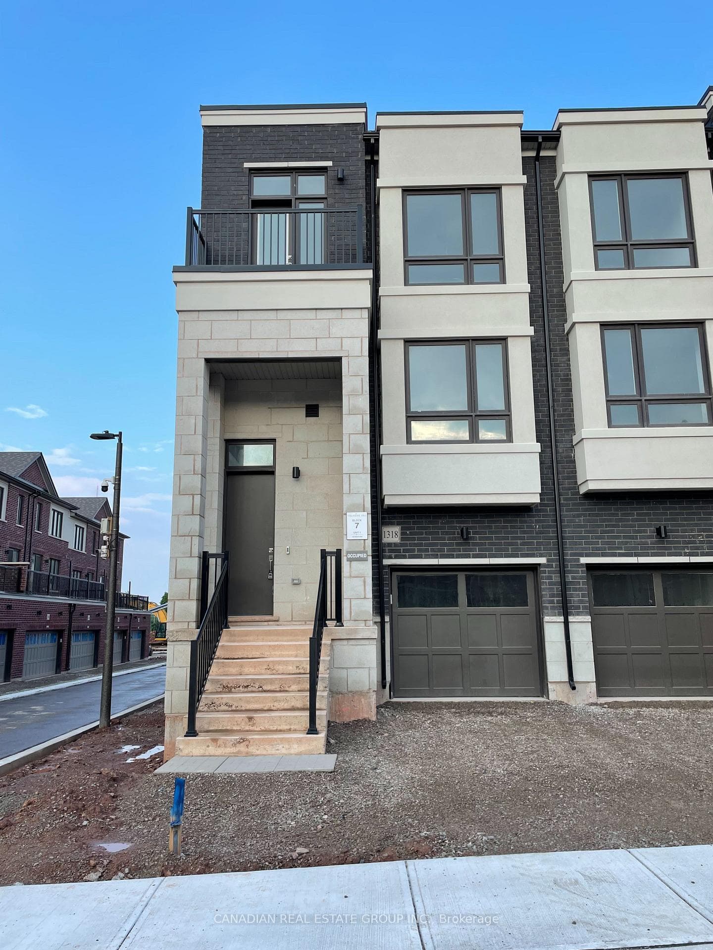 1318 Kobzar Drive, Oakville, ON L6M 5R2 - Photo 1