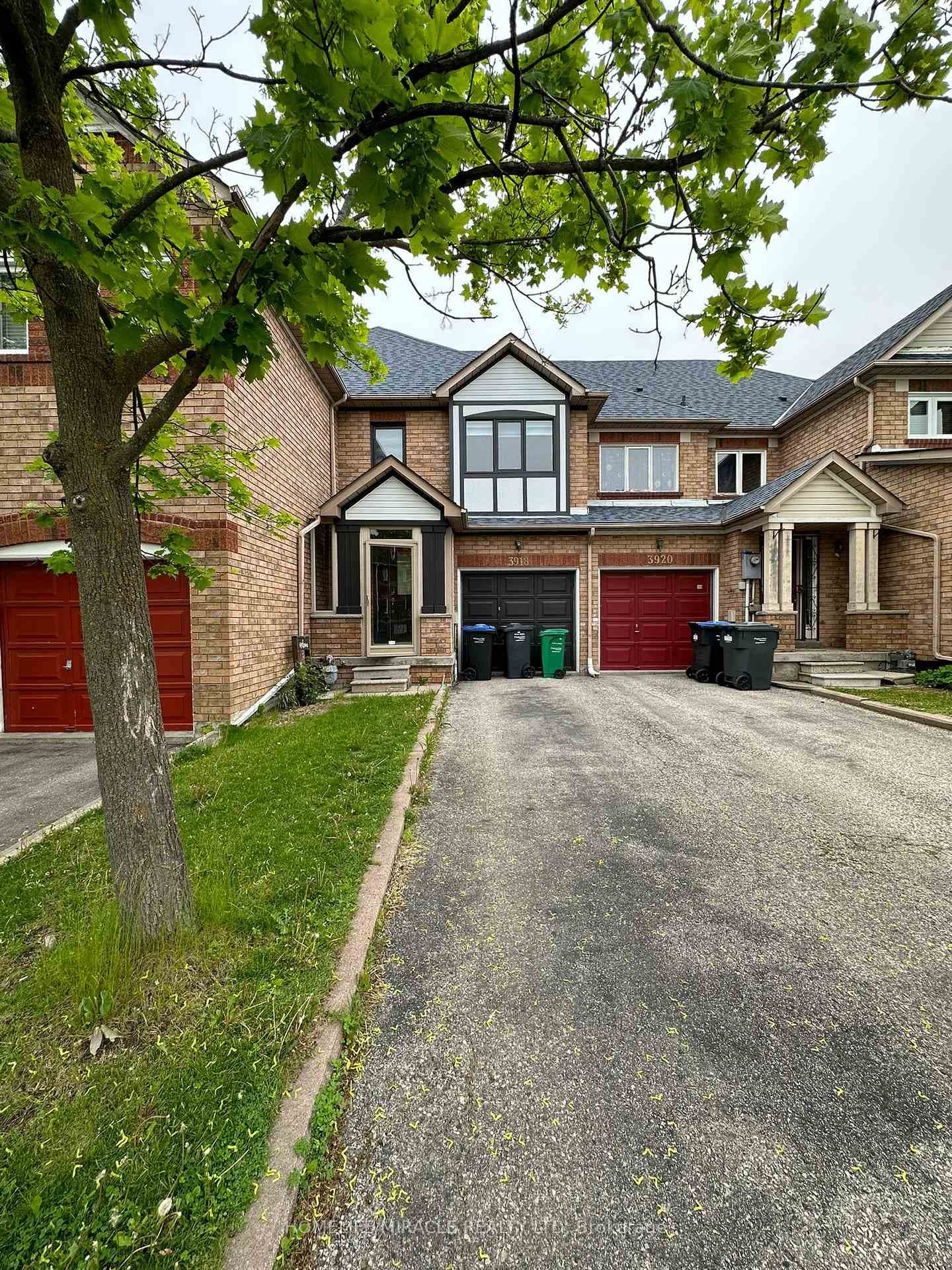 3918 Zenith Court, Mississauga, ON L5N 7H7 - Photo 1