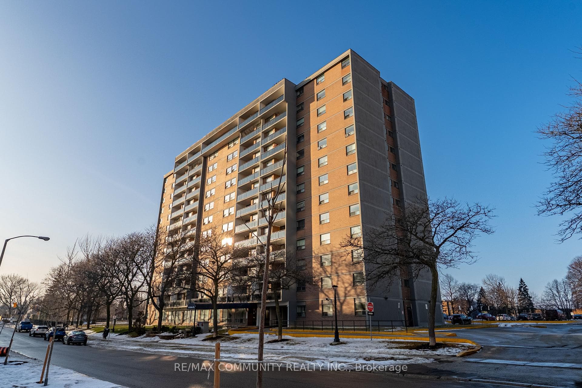 20 Gilder Drive Unit 906, Scarborough Town Centre, ON M1K 5E1 - Photo 1