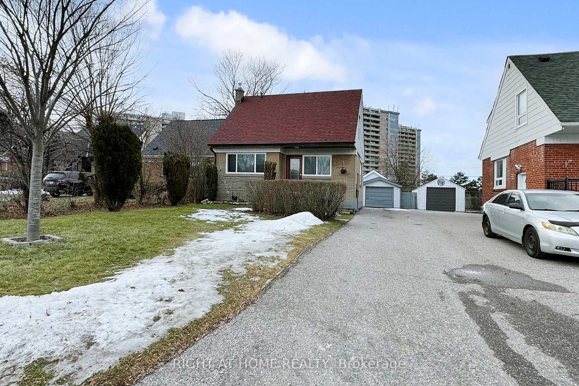 46 Glenshephard Drive, Dorset Park / Kennedy Park, ON M1K 4N3 - Photo 1