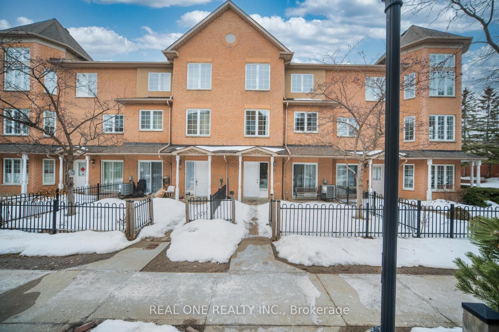 12 St Moritz Way Unit 17, Markham, ON L3R 4E8 - Photo 1