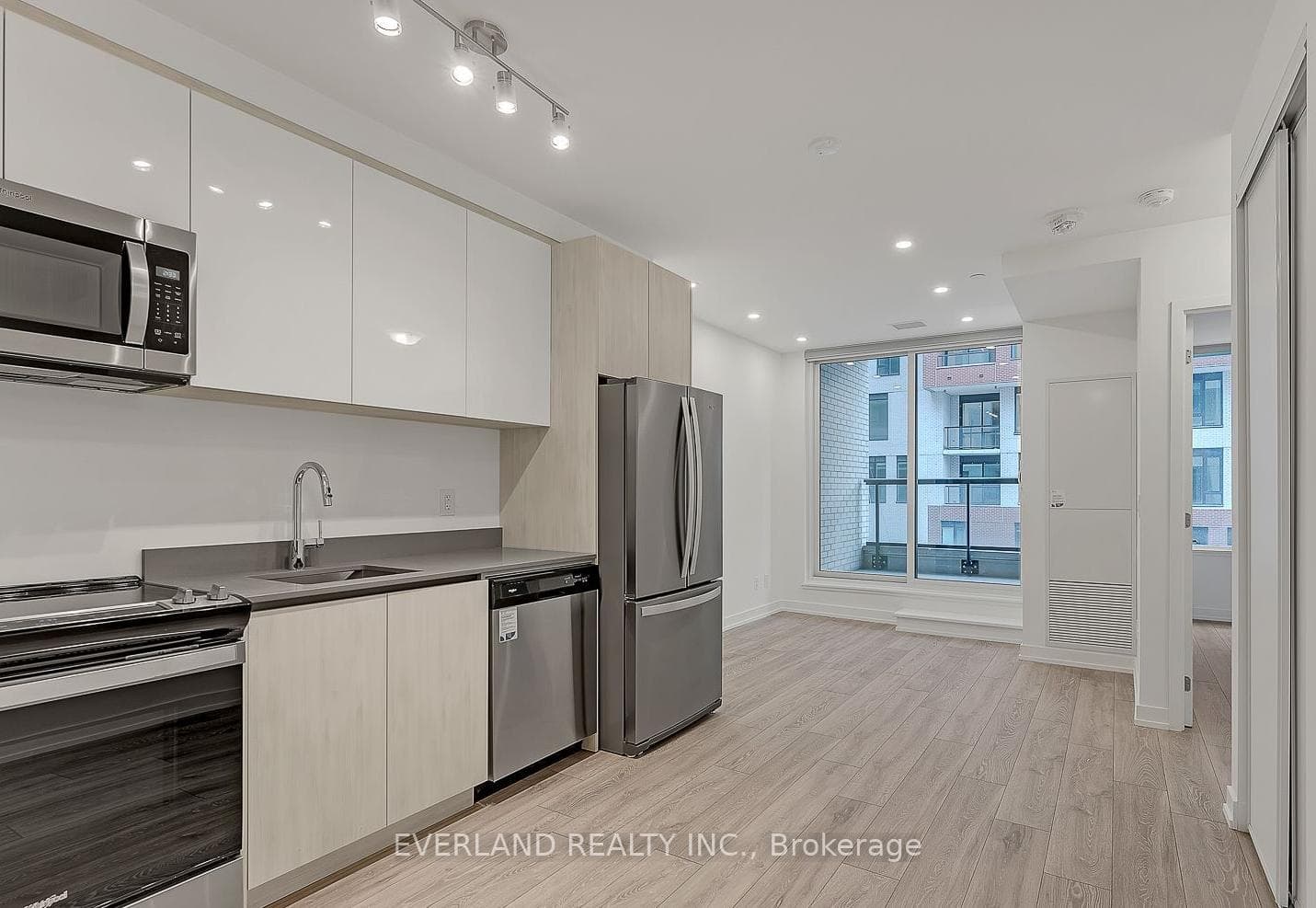 3100 keele Street Unit 304, Downsview / Black Creek, ON M3M 0E1 - Photo 1