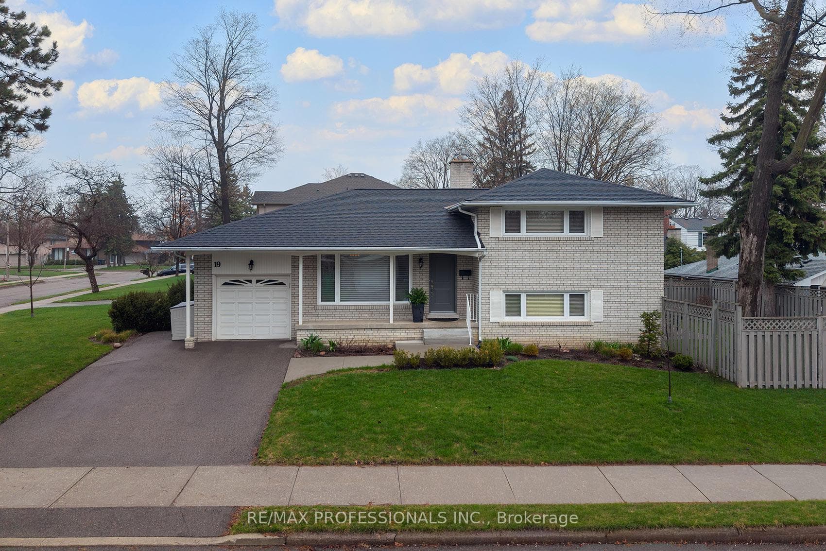 19 Boxwood Road, Etobicoke (Islington / Rexdale), ON M9C 2W6 - Photo 1