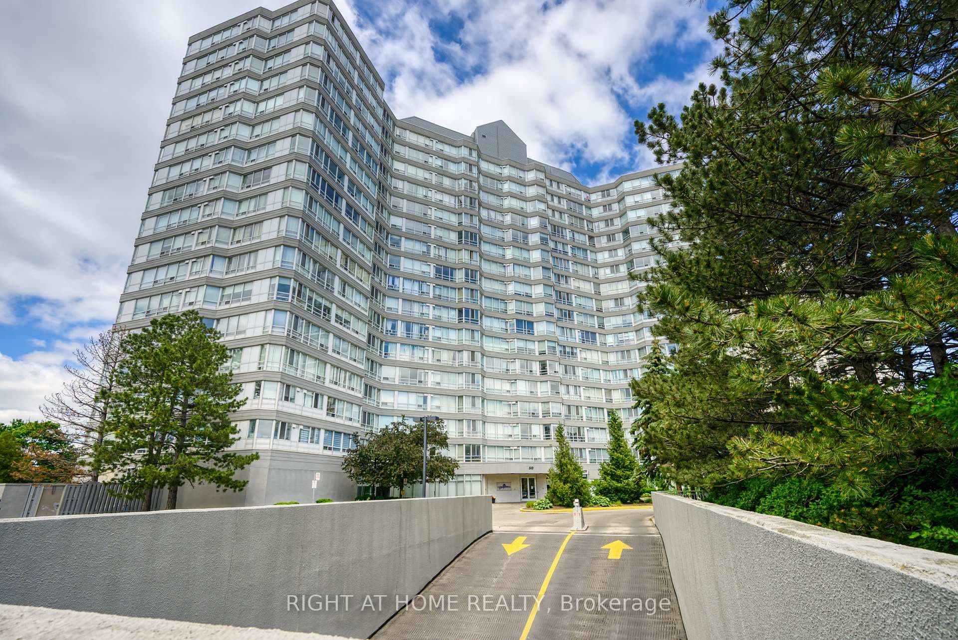50 Kingsbridge Garden Circle Unit 1408, Mississauga, ON L5R 1Y2 - Photo 1