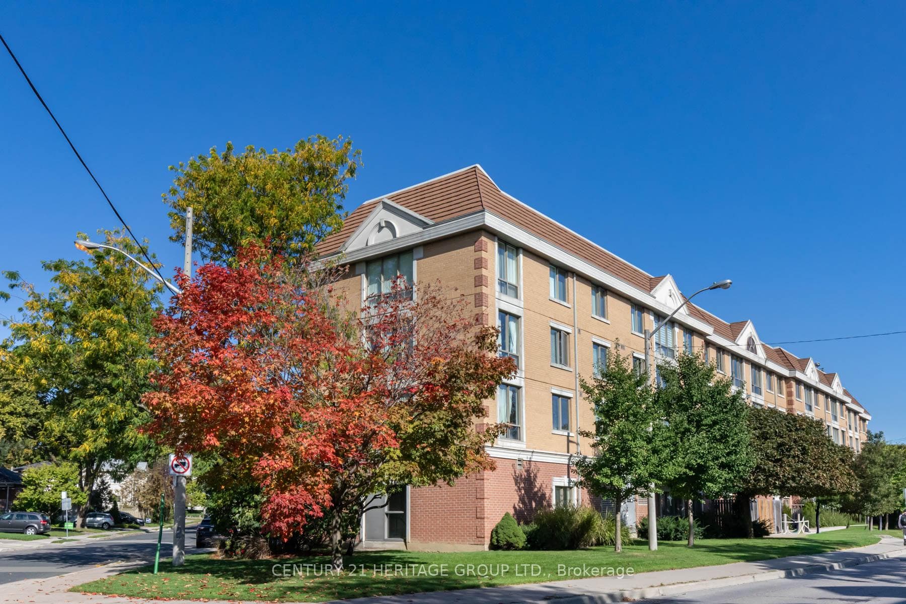 211 Randolph Road Unit 405, Flemingdon Park / Don Mills, ON M4G 4H1 - Photo 1