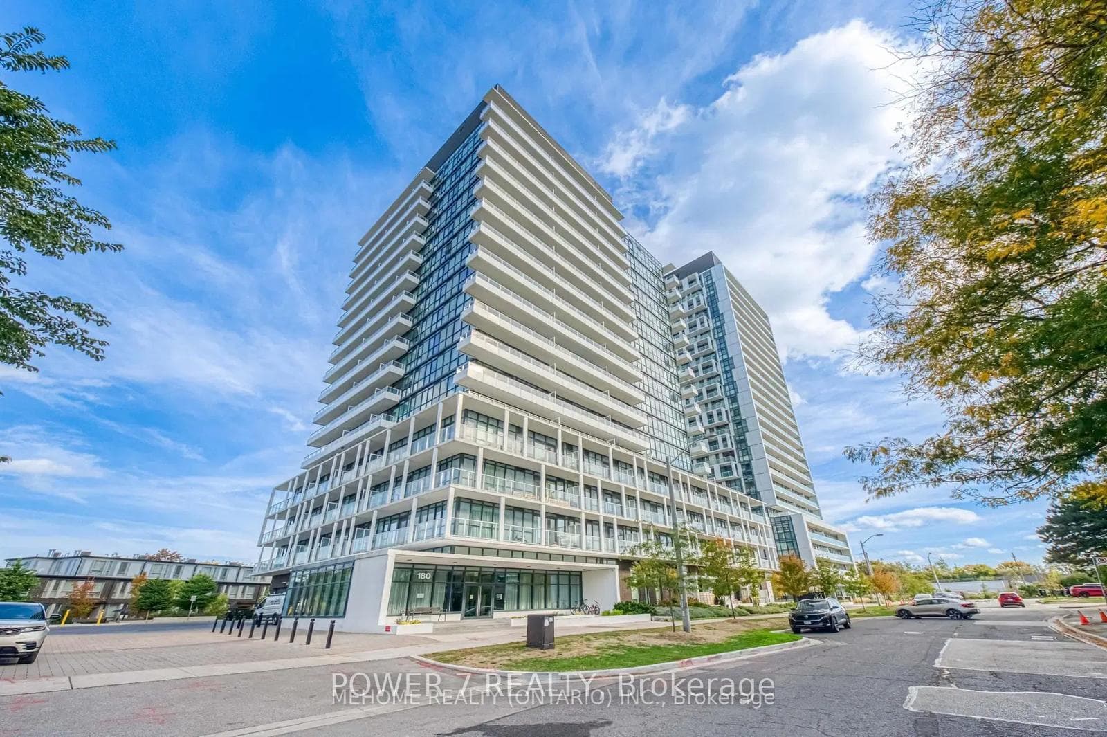 180 Fairview Mall Drive Unit 1705, Hillcrest Village / Bayview Village, ON M2J 4T1 - Photo 1