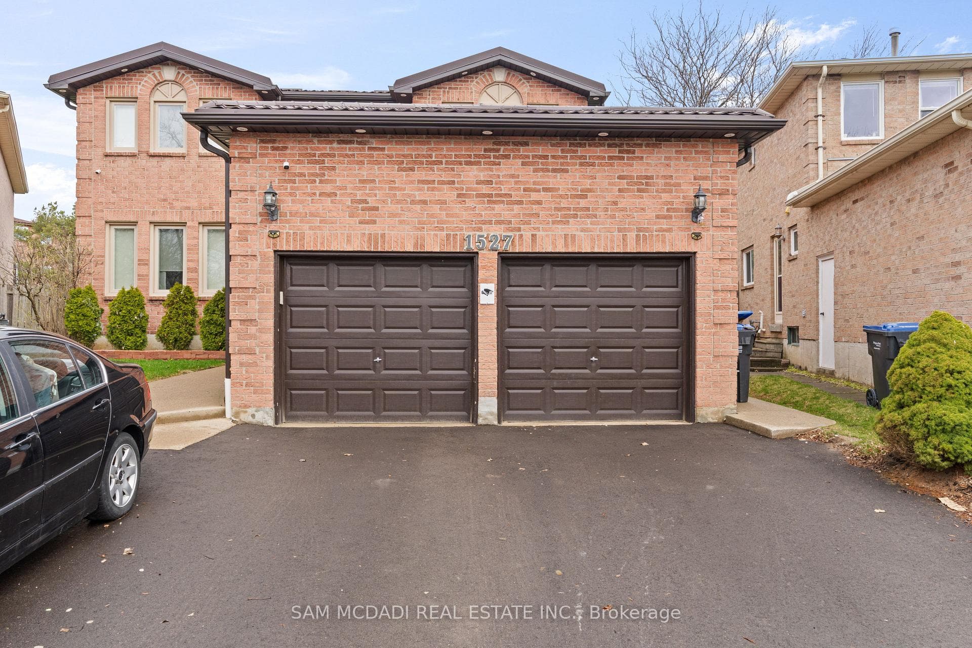 1527 Chiddingstone Circle Unit (Unit A), Mississauga, ON L5M 3P8 - Photo 1