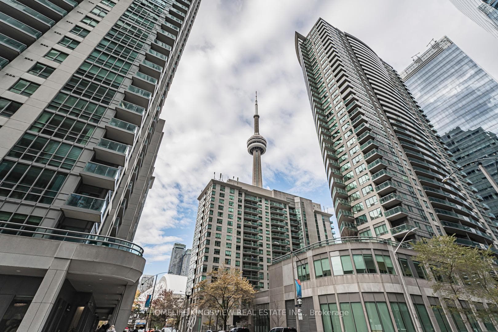12 York Street Unit 1001, Regent Park / Cabbagetown / St. James Town, ON M5J 0A9 - Photo 1