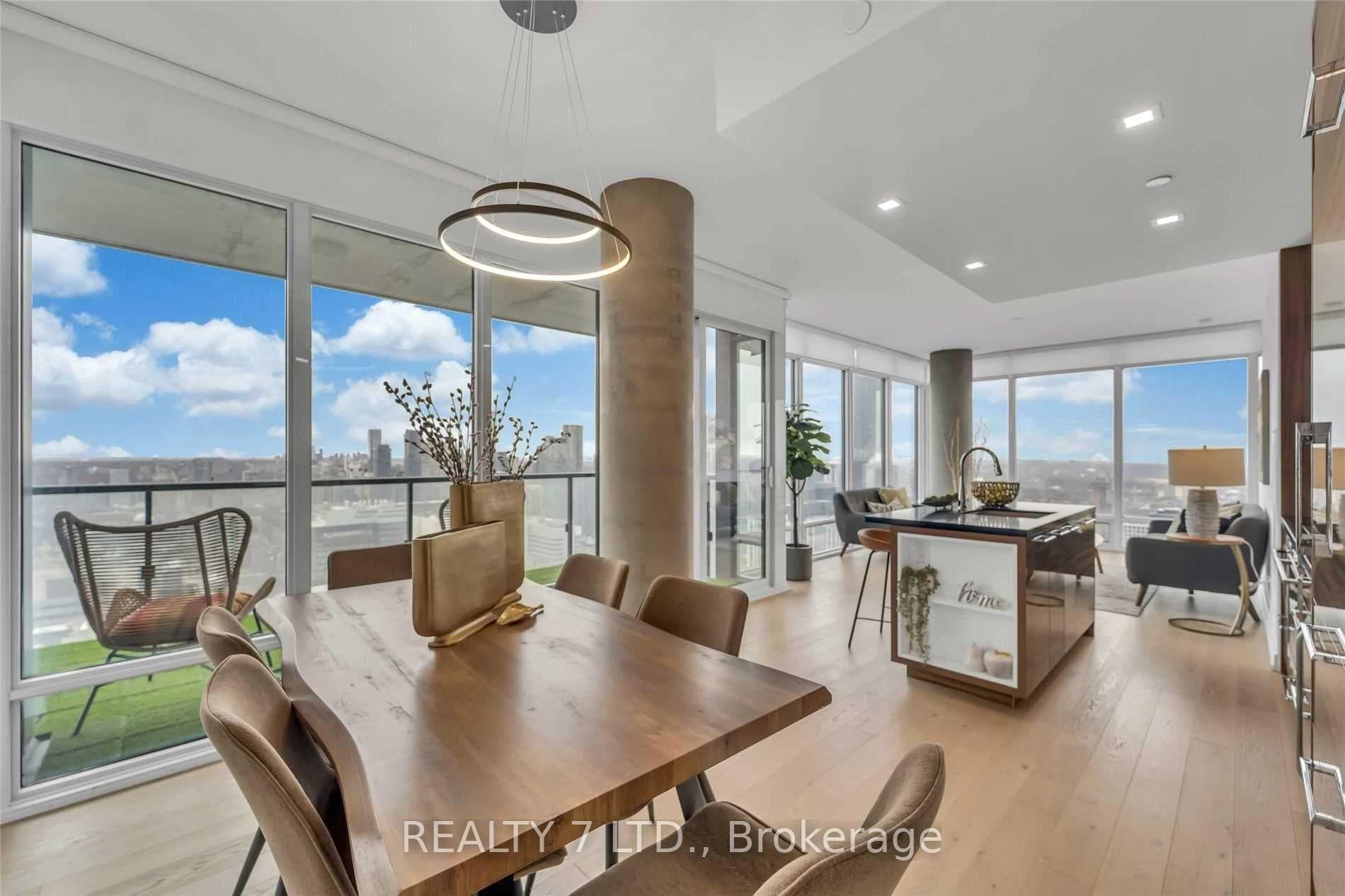 488 University Avenue Unit 3902, Toronto C01