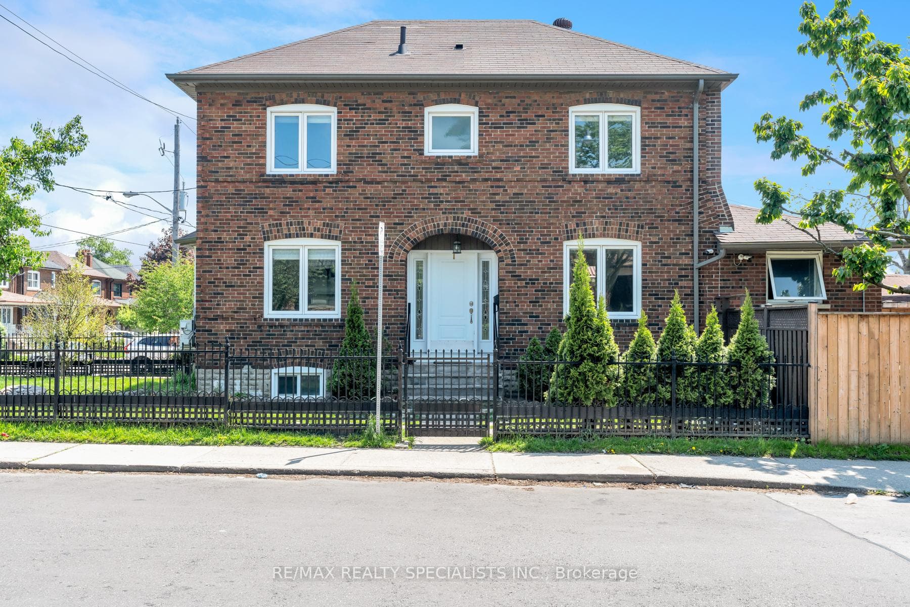 290 Westmount Avenue, Forest Hill / Deer Park, ON M6E 3N1 - Photo 1