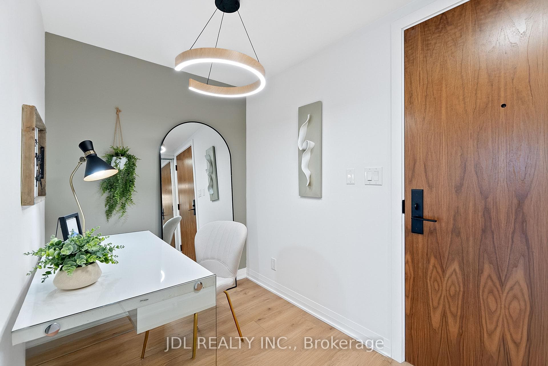 99 Foxbar Road Unit 1001, Annex / Yorkville / Summerhill, ON M4V 0B2 - Photo 1
