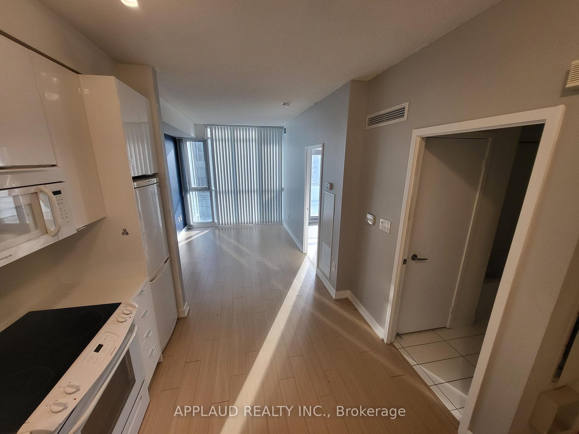 15 Iceboat Terrace Unit 3310, Toronto C01