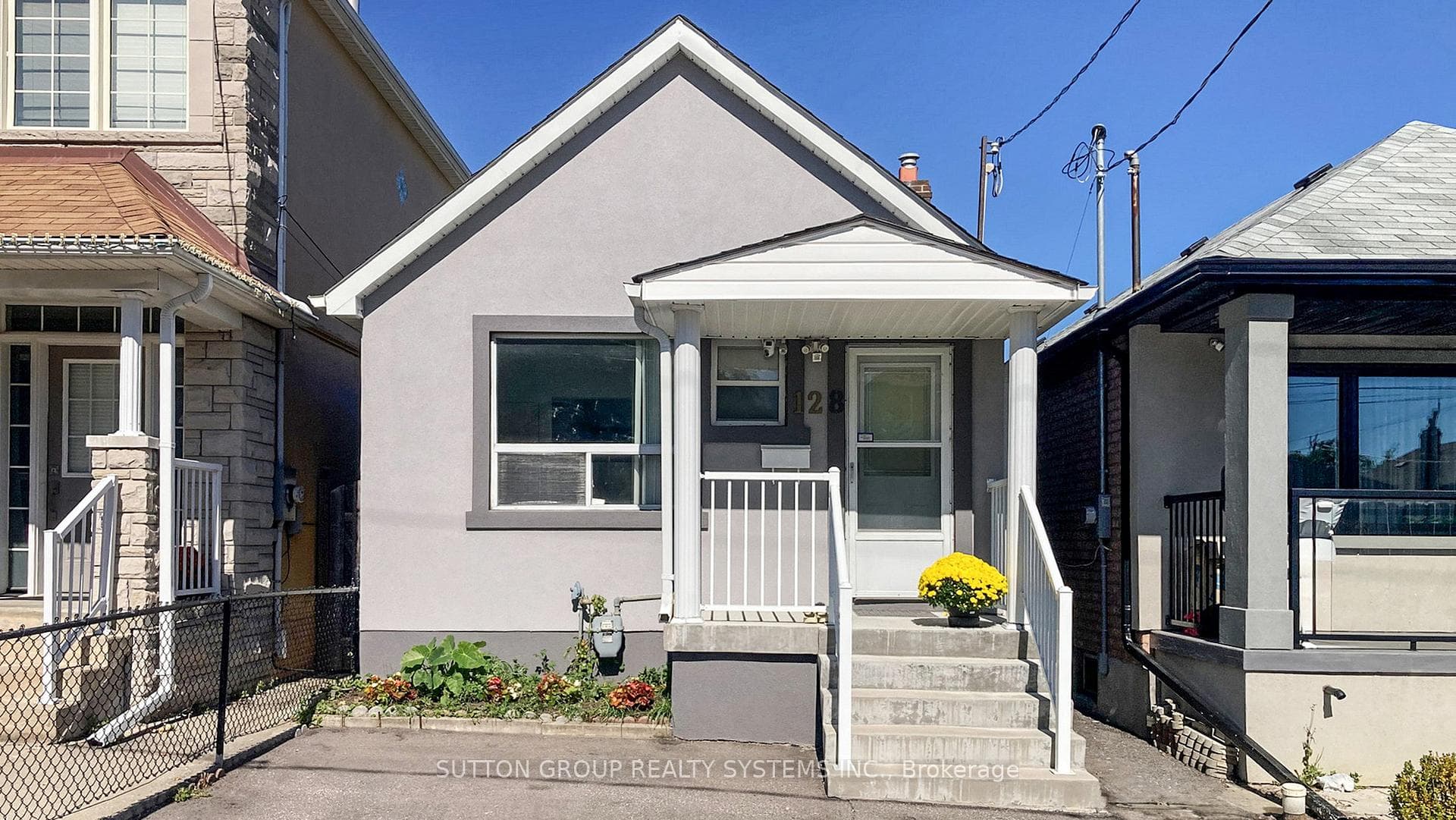 128 Northland Avenue, Keelesdale / Eglinton West