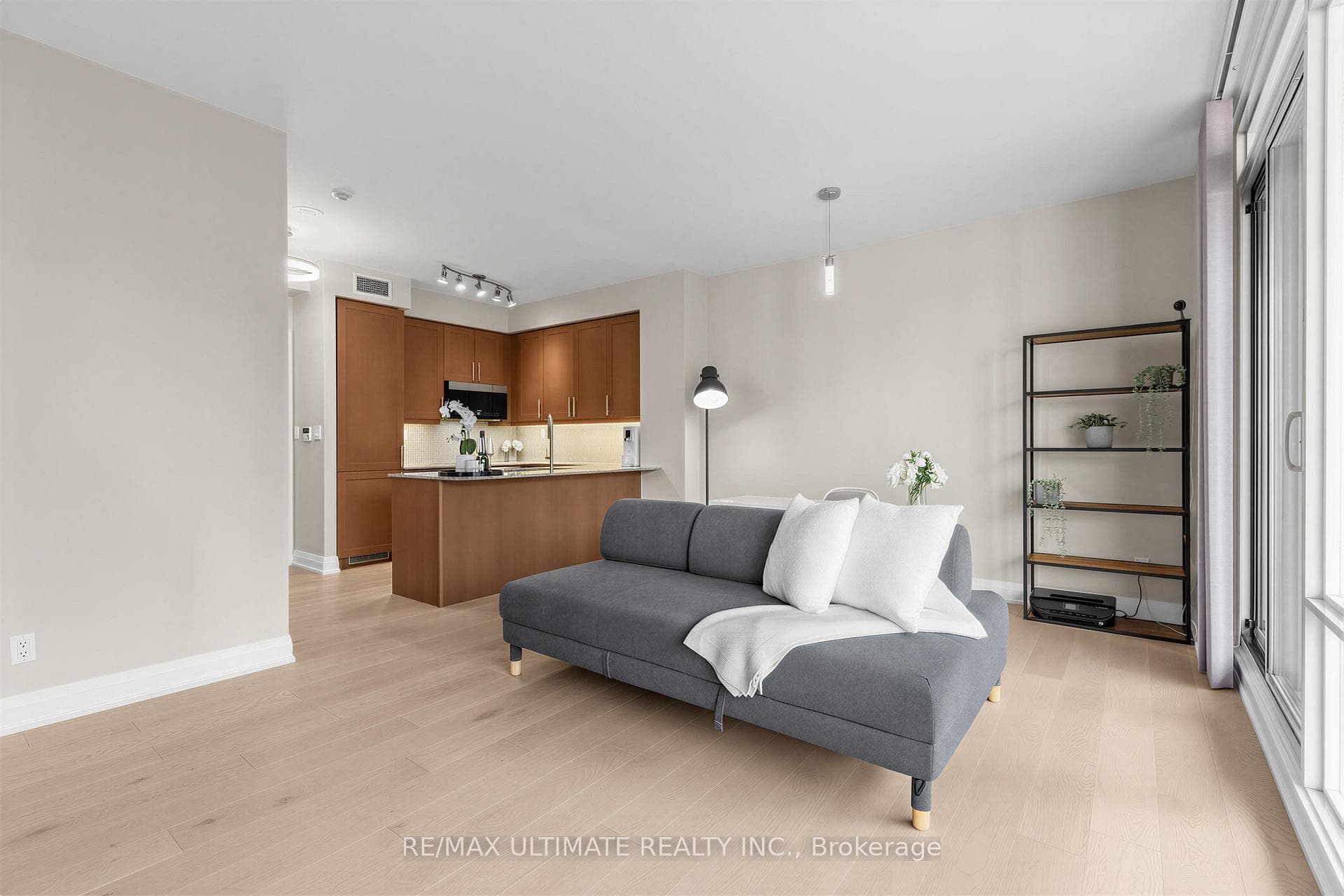 1 Bedford Road Unit 603, Annex / Yorkville / Summerhill, ON M5R 2B5 - Photo 1