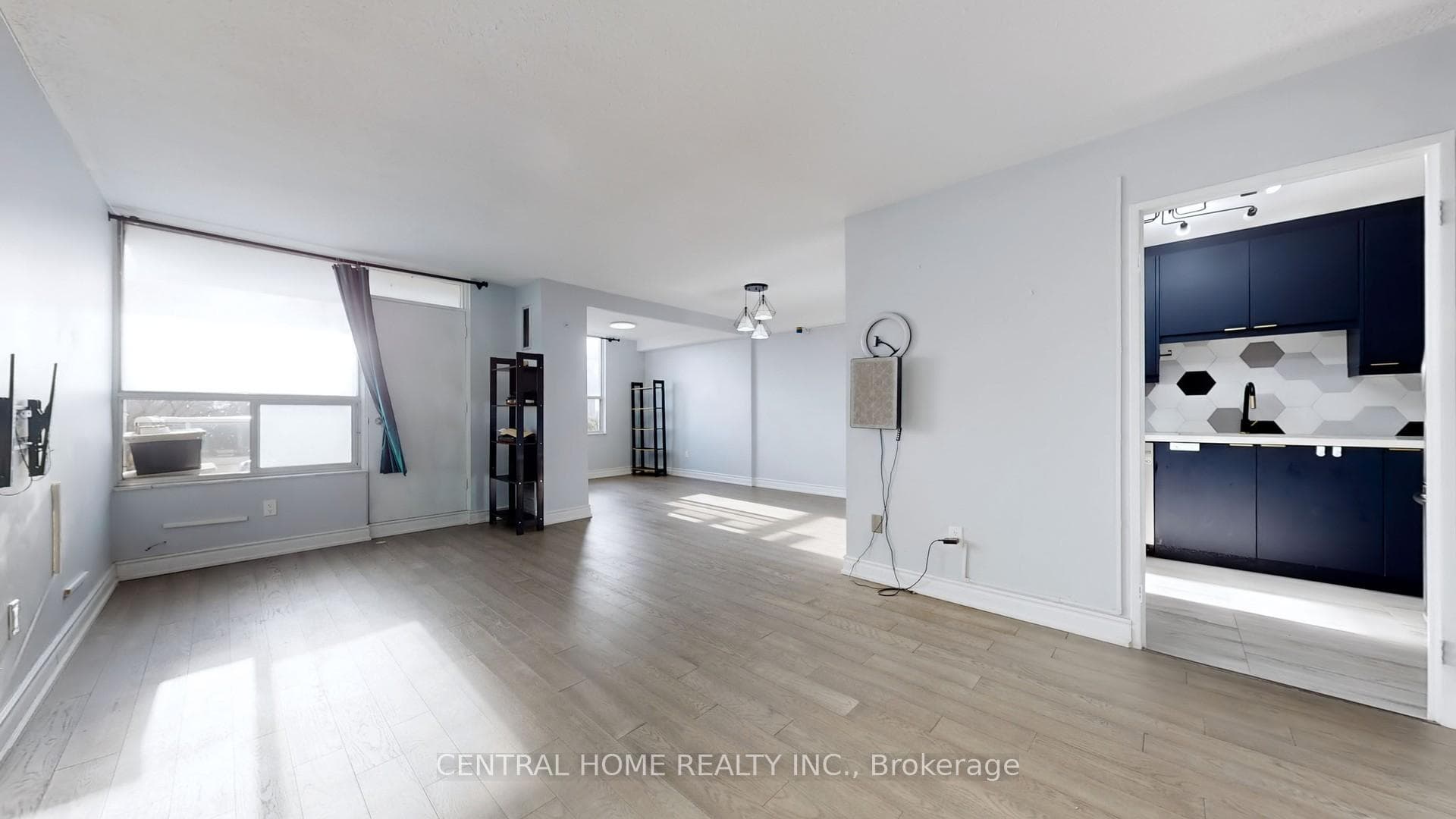 5 Shady Golfway N/A Unit 715, Flemingdon Park / Don Mills, ON M3C 3A5 - Photo 1