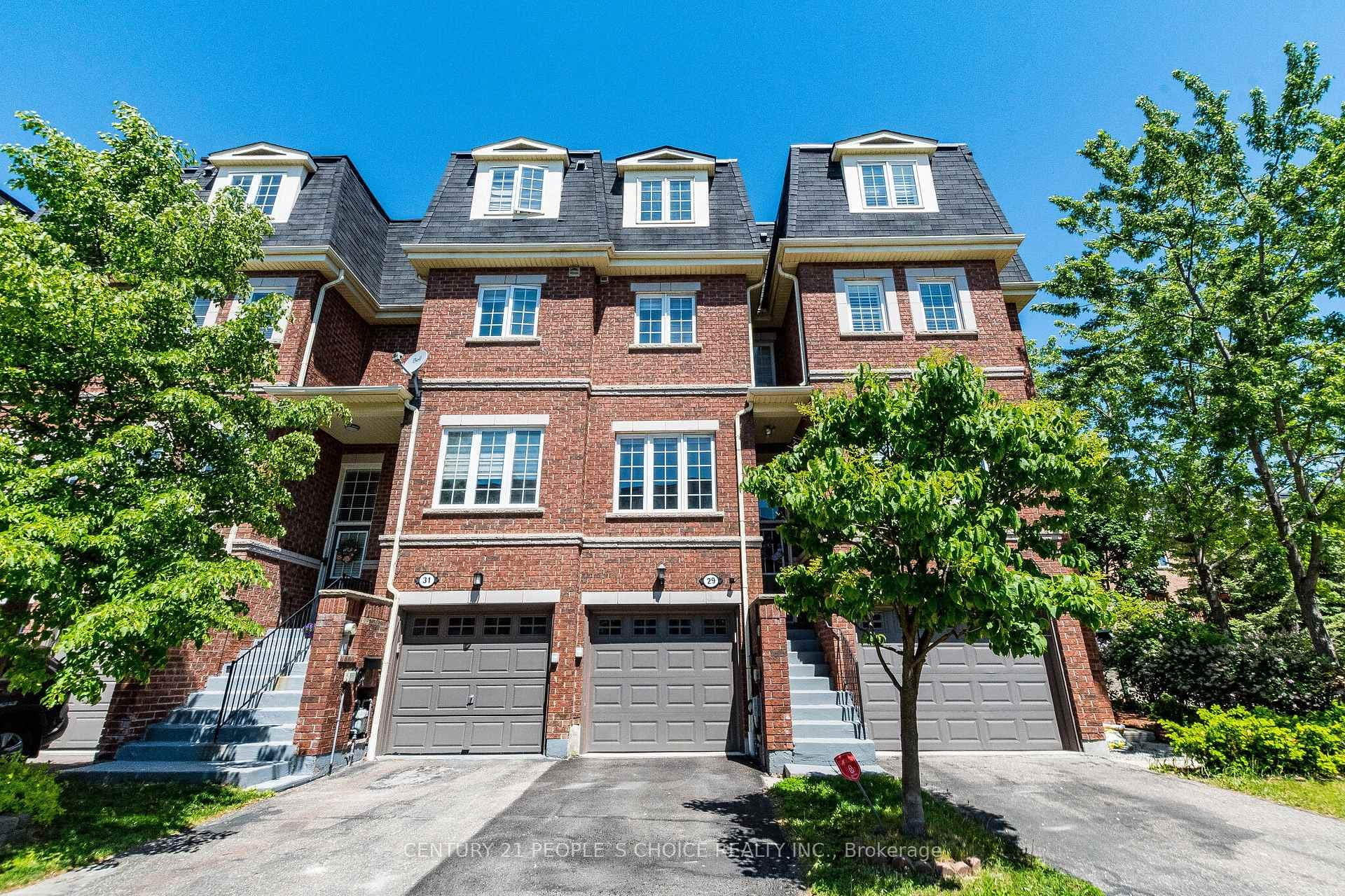 435 Hensall Circle Unit 29, Mississauga, ON L5A 4P1 - Photo 1