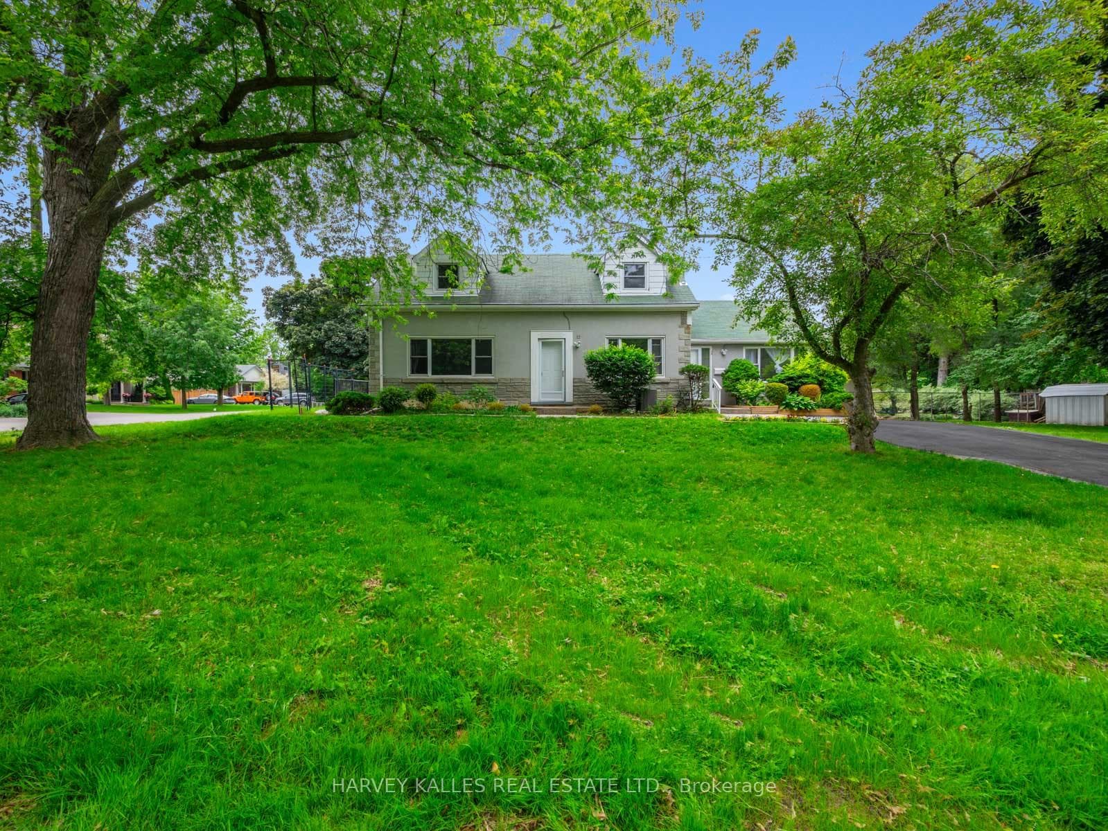 12 Gibson Avenue, Etobicoke (West Mall / Rexdale), ON M9V 2S6 - Photo 1